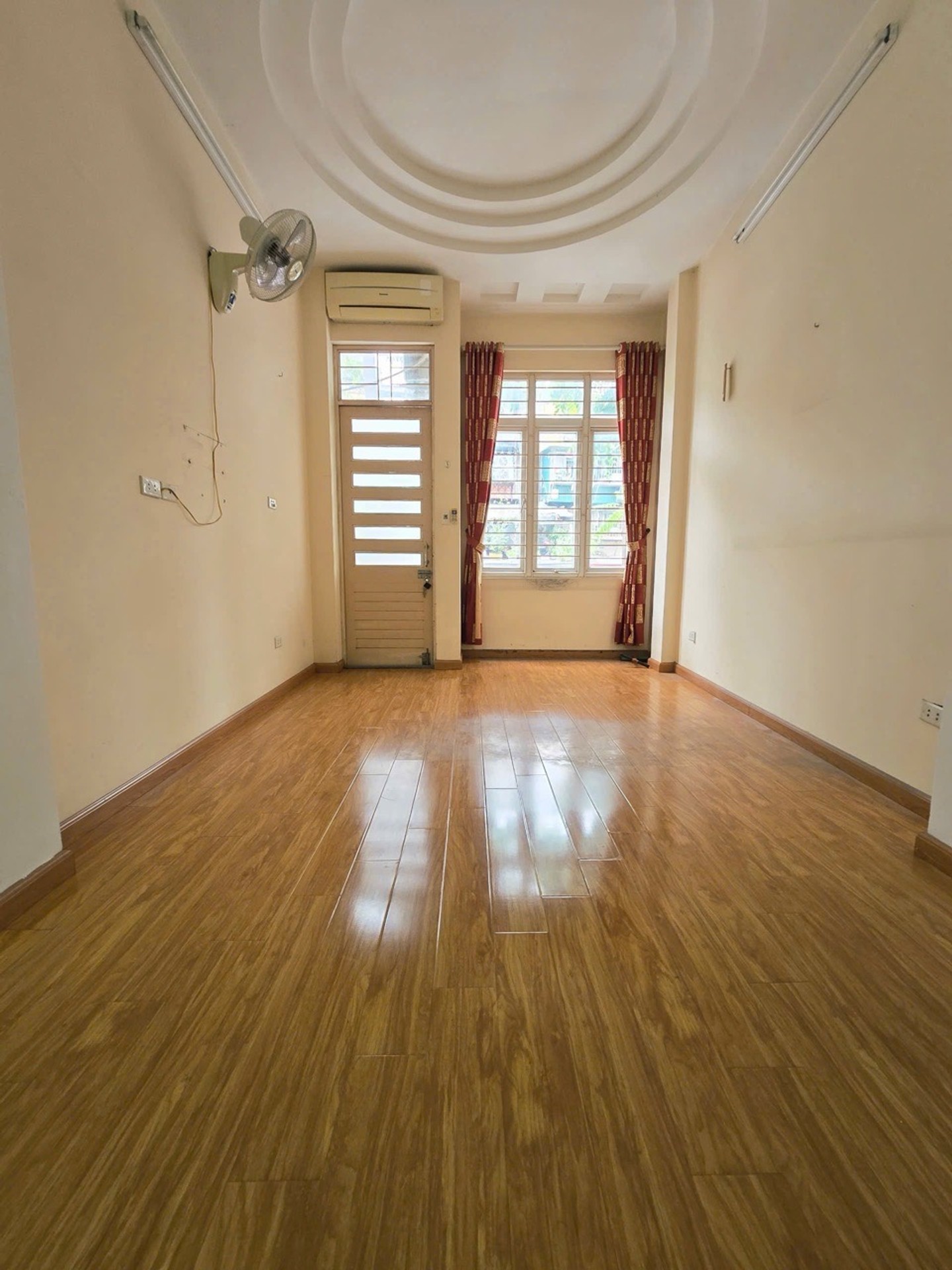Bán nhà Nguyễn Văn Tuyết - diện tích 52m2 4 tầng - Kinh doanh sầm uất - giá 38 tỷ