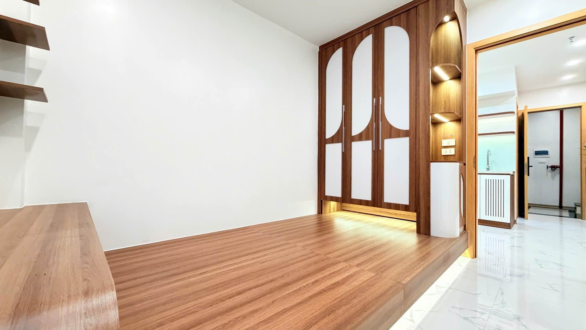 Bán nhà Bạch Mai - diện tích 50m2 5 tầng - Lô góc 3 mặt thoáng - giá 15,3 tỷ