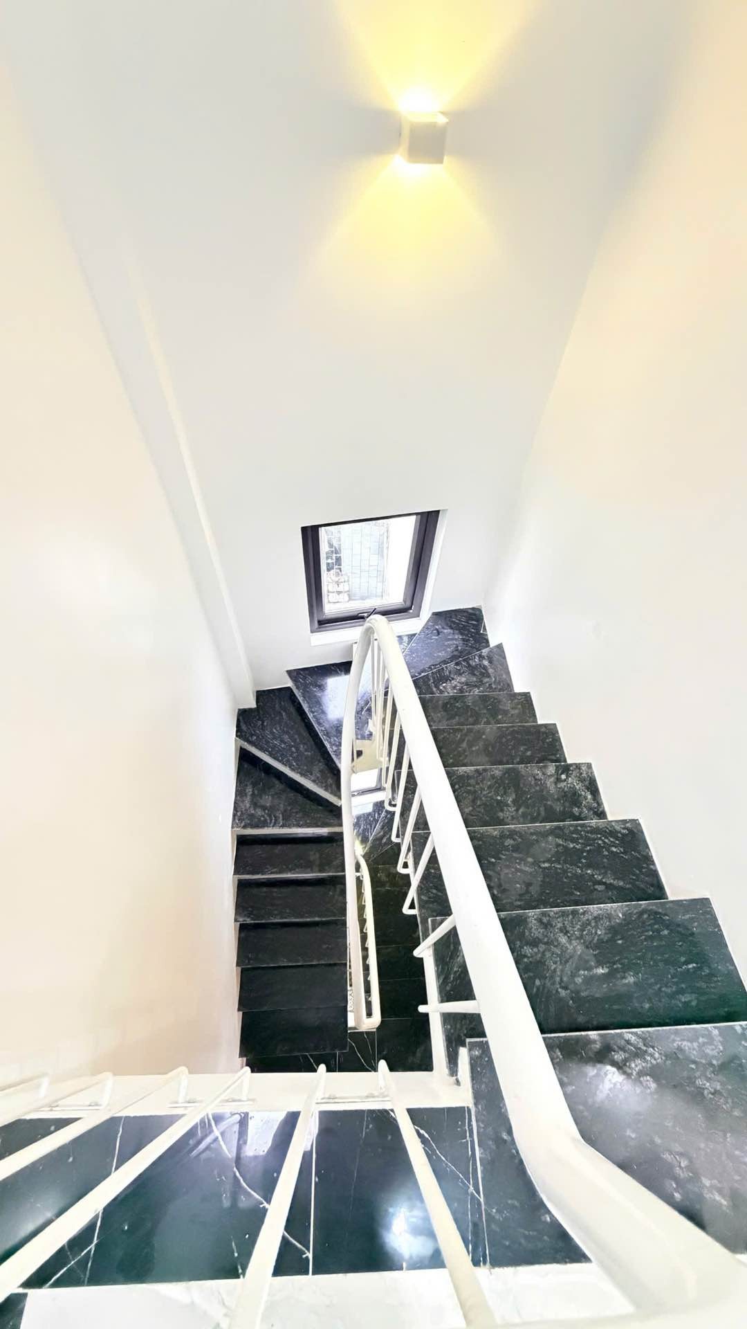 Bán nhà Bạch Mai - diện tích 50m2 5 tầng - Lô góc 3 mặt thoáng - giá 15,3 tỷ