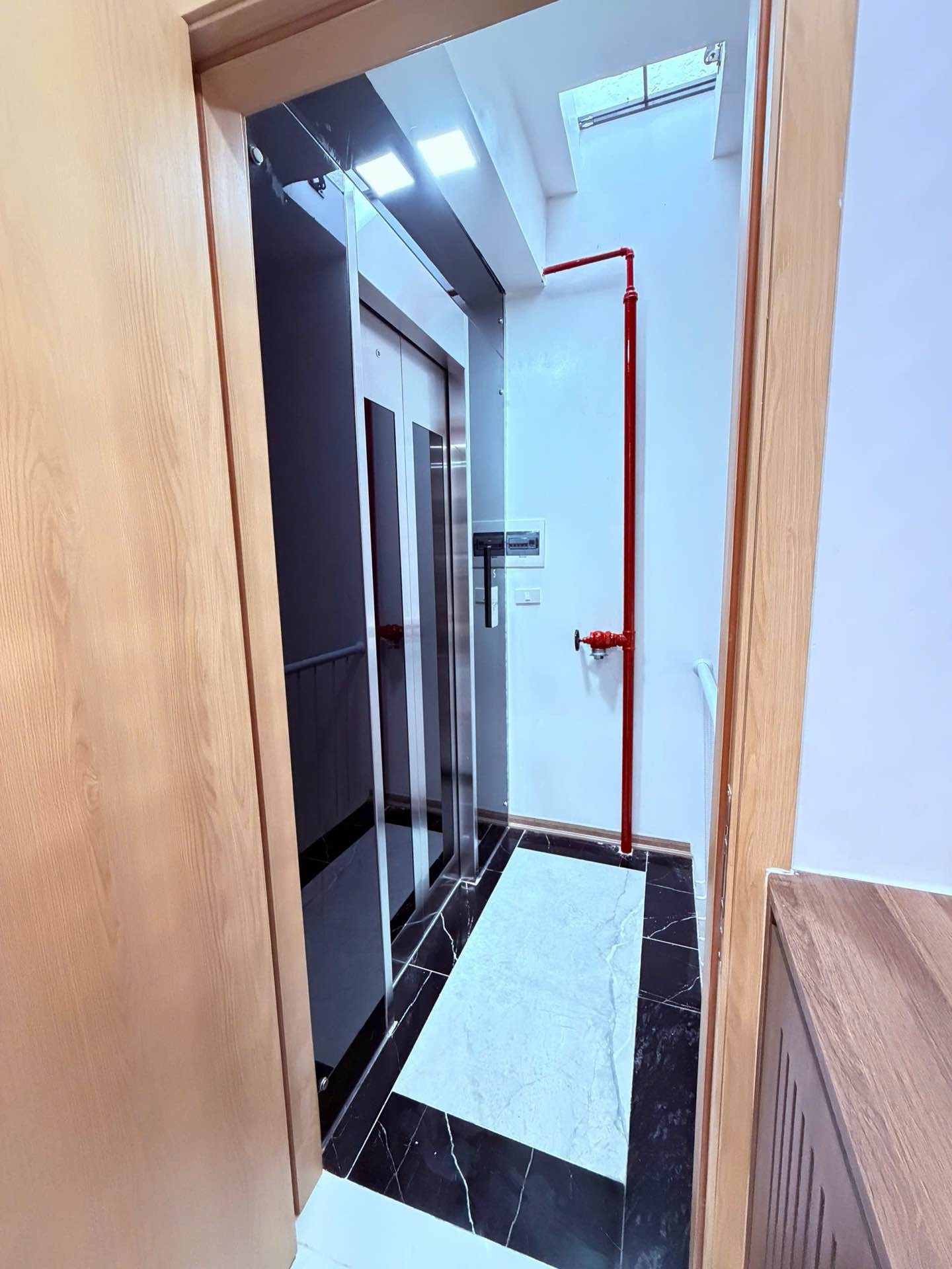 Bán nhà Bạch Mai - diện tích 50m2 5 tầng - Lô góc 3 mặt thoáng - giá 15,3 tỷ
