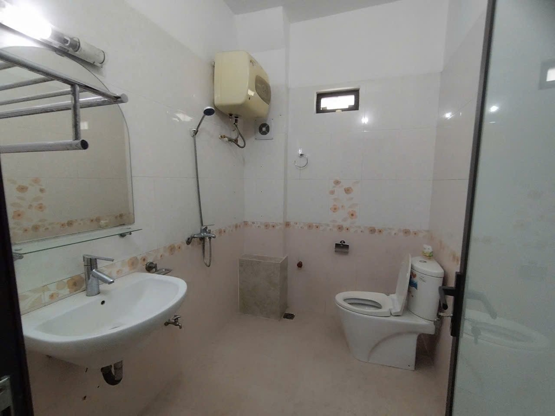 Bán nhà Định Công Hạ - diện tích 48m2 4 tầng - ô tô đỗ cửa - giá 6 tỷ