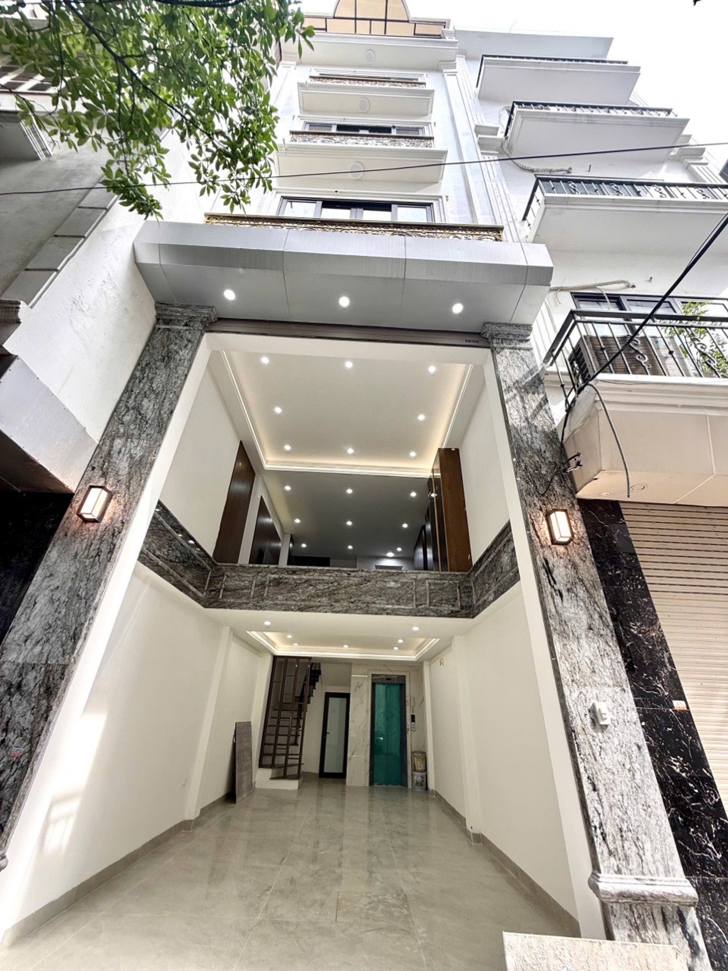 Bán nhà Tương Mai - diện tích 43m2 6 tầng - Ô tô vào nhà - giá 19,5 tỷ