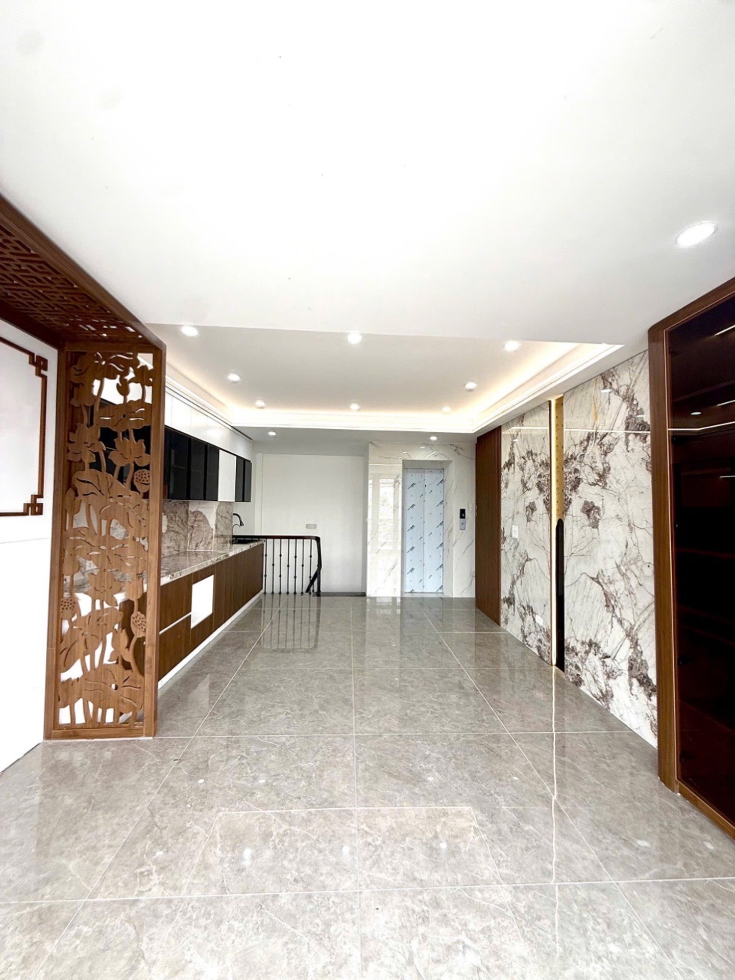 Bán nhà Tương Mai - diện tích 43m2 6 tầng - Ô tô vào nhà - giá 19,5 tỷ
