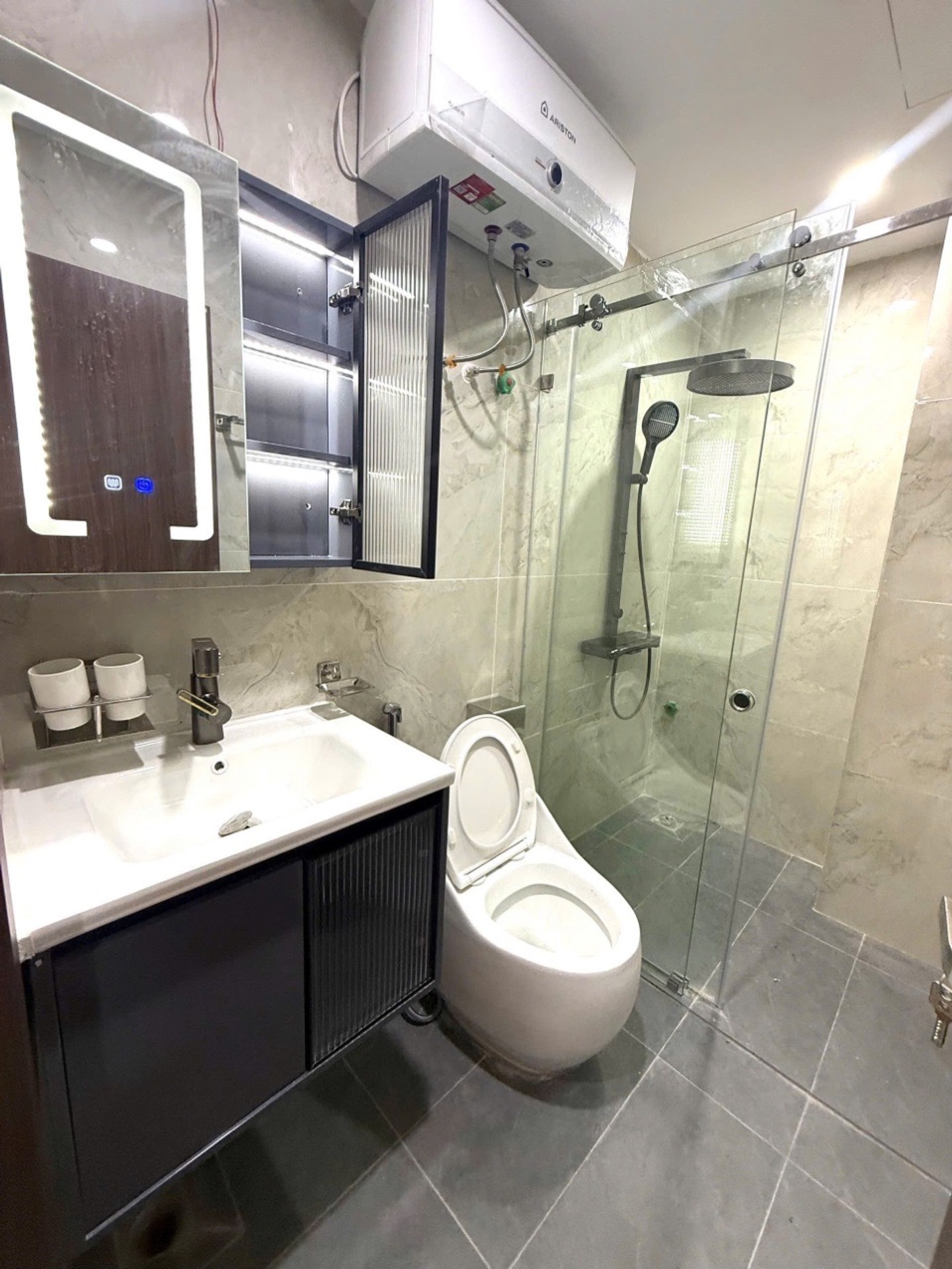 Bán nhà Tương Mai - diện tích 43m2 6 tầng - Ô tô vào nhà - giá 19,5 tỷ