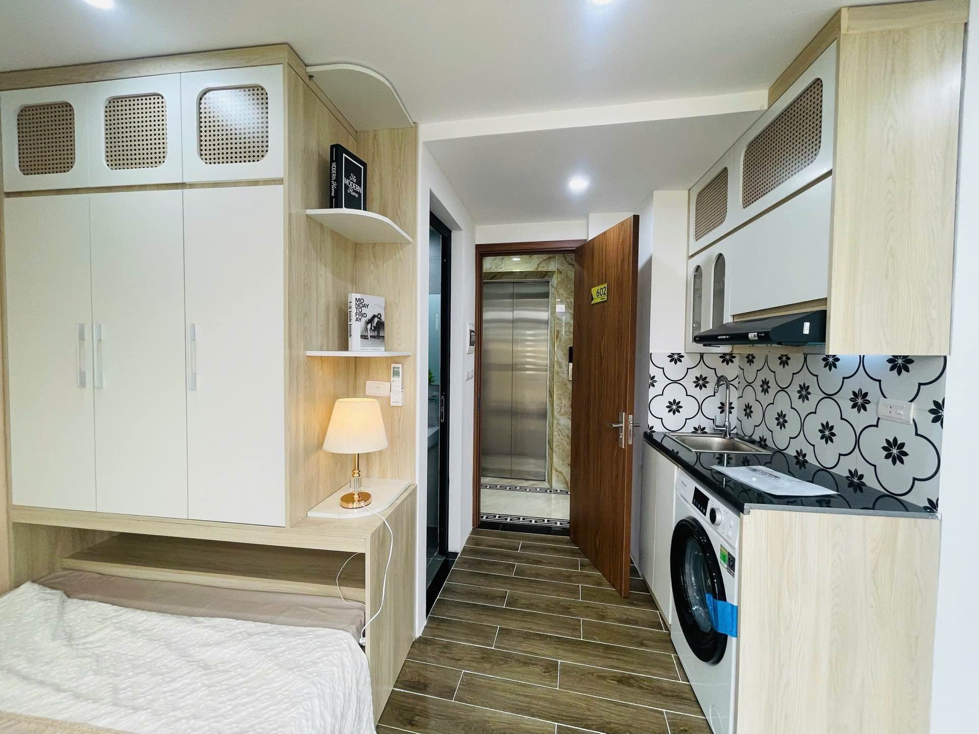 Bán nhà Định Công Thượng - diện tích 75m2 7 tầng - Lô góc cực thoáng - giá 22,29 tỷ