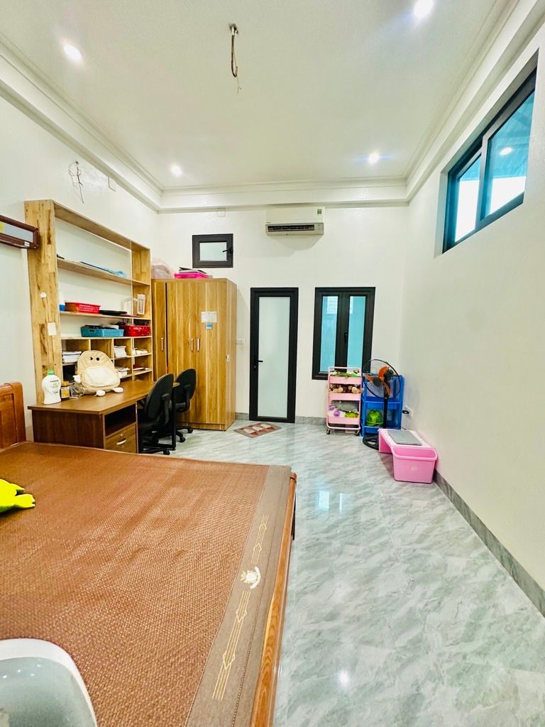 Bán nhà Giáp Bát - diện tích 69m2 6 tầng - thang máy, ô tô đỗ cửa - giá 18,5 tỷ