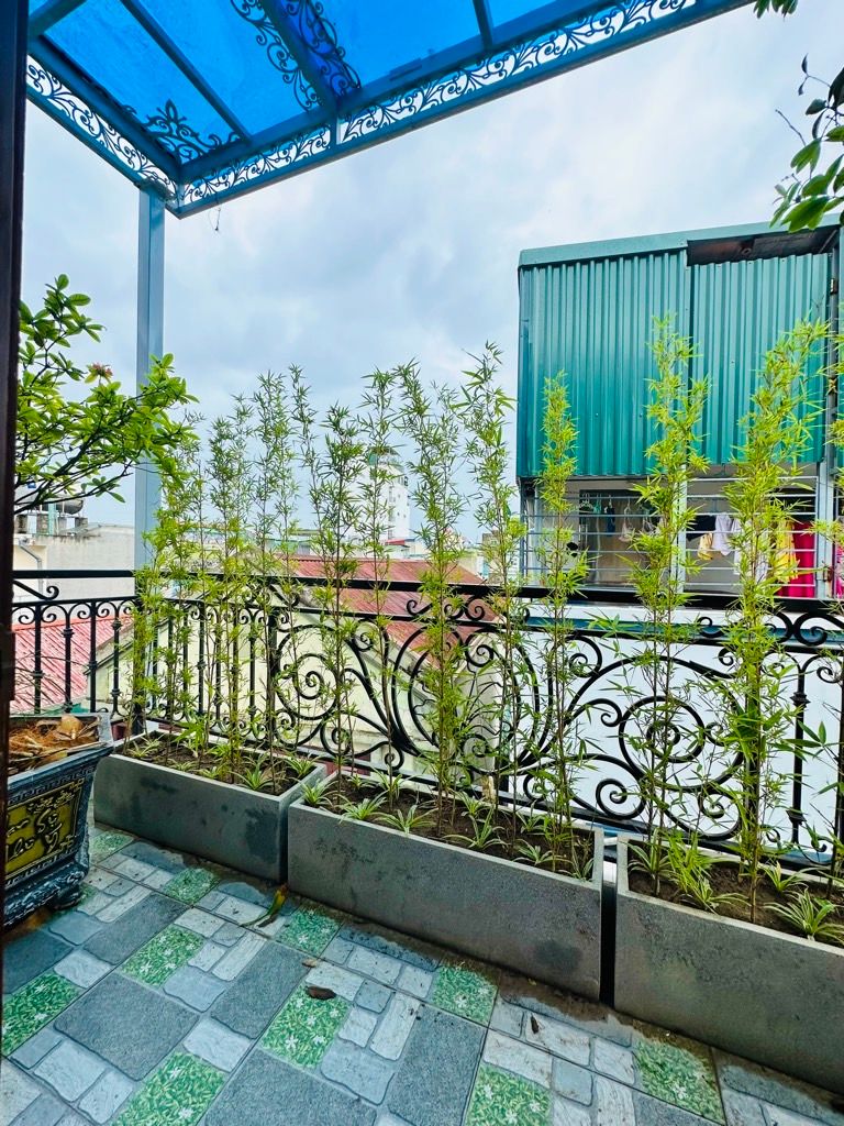 Bán nhà Giáp Bát - diện tích 69m2 6 tầng - thang máy, ô tô đỗ cửa - giá 18,5 tỷ