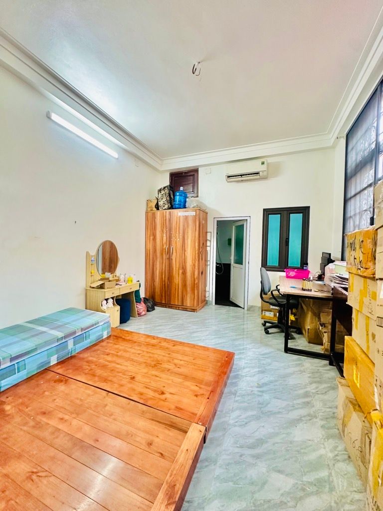 Bán nhà Giáp Bát - diện tích 69m2 6 tầng - thang máy, ô tô đỗ cửa - giá 18,5 tỷ
