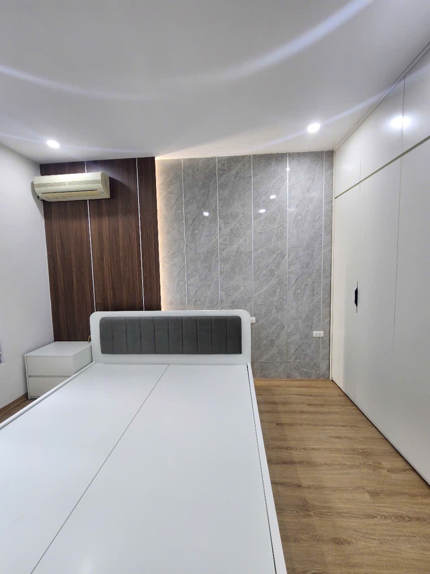 Bán nhà Mạc Thị Bưởi - diện tích 41m2 4 tầng - Vị trí đẹp nhất con phố - giá 11 tỷ