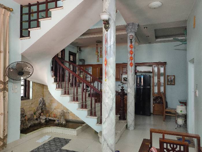 Bán nhà Thúy Lĩnh - diện tích 100m2 3 tầng - ô tô tránh - giá 7,9 tỷ