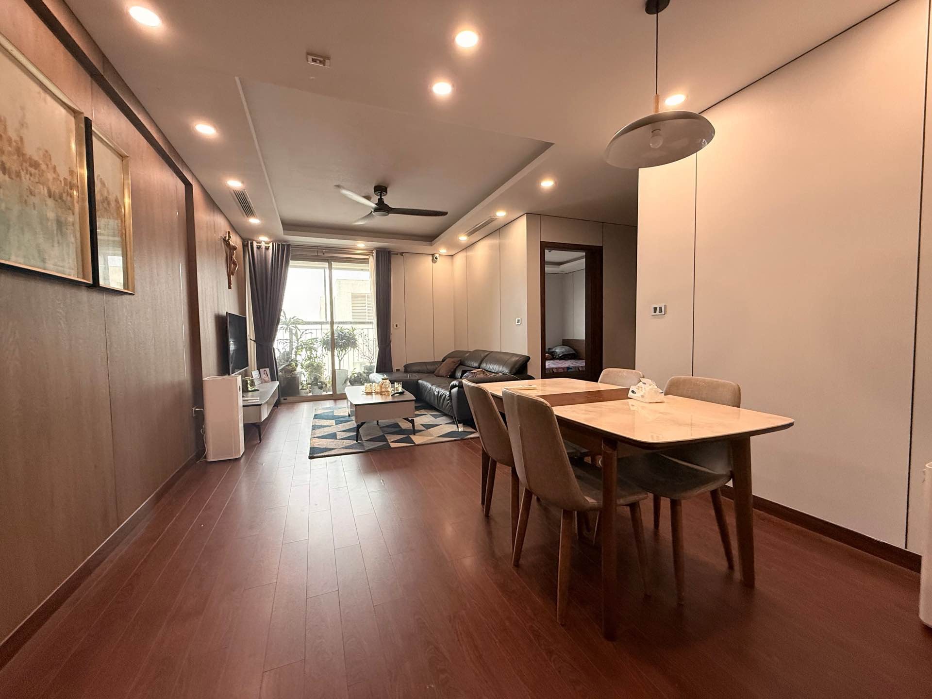 Bán nhà Tân Mai - diện tích 93m2 1 tầng - Căn hộ đẹp, giá 10,3 tỷ