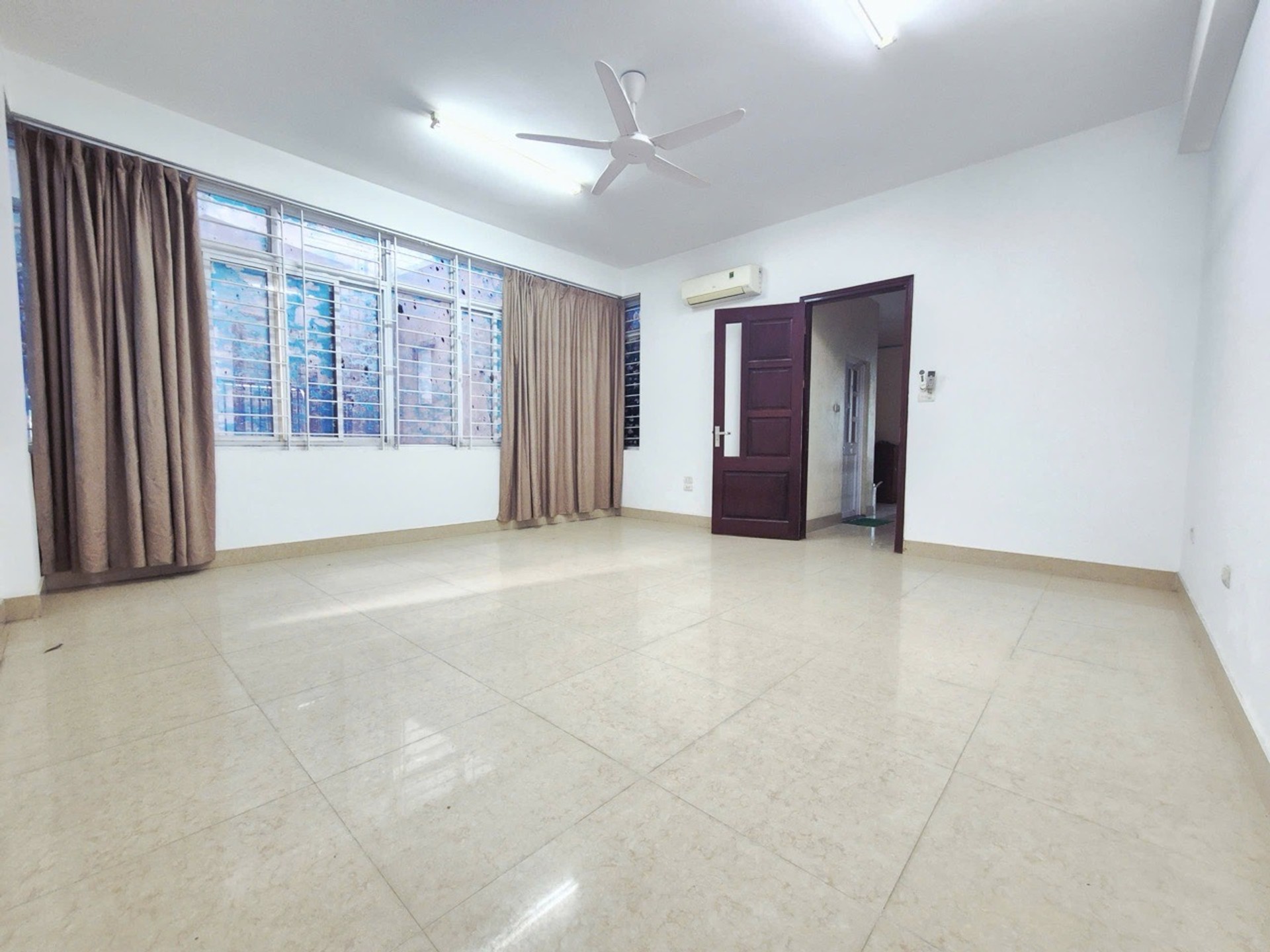 Bán nhà Phương Liệt - diện tích 68m2 6 tầng - Ô TÔ TRÁNH - giá 33,9 tỷ