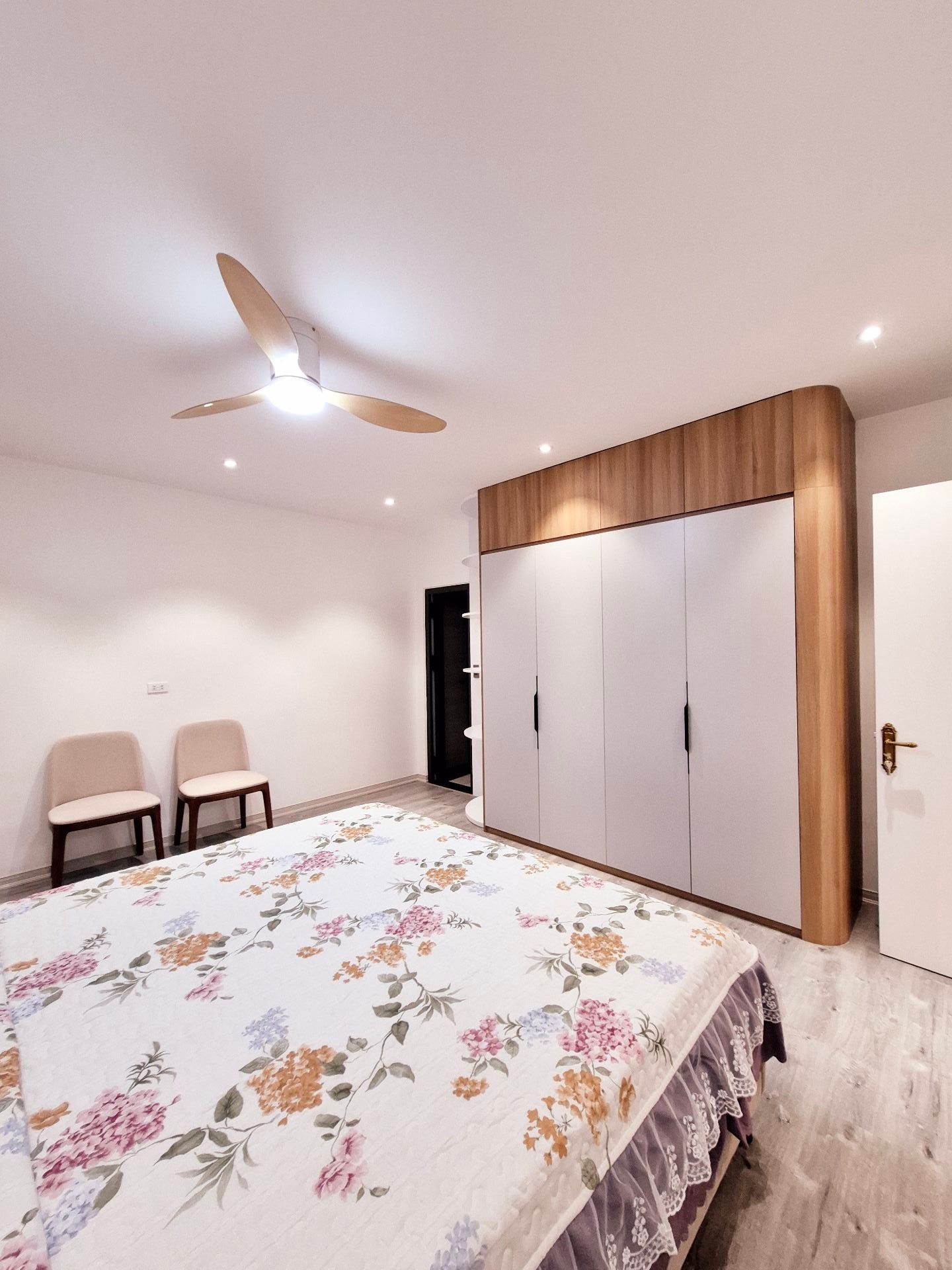 Bán nhà Minh Khai - diện tích 132m2 1 tầng - HÀNG HIẾM HAI BÀ TRƯNG - giá 11 tỷ