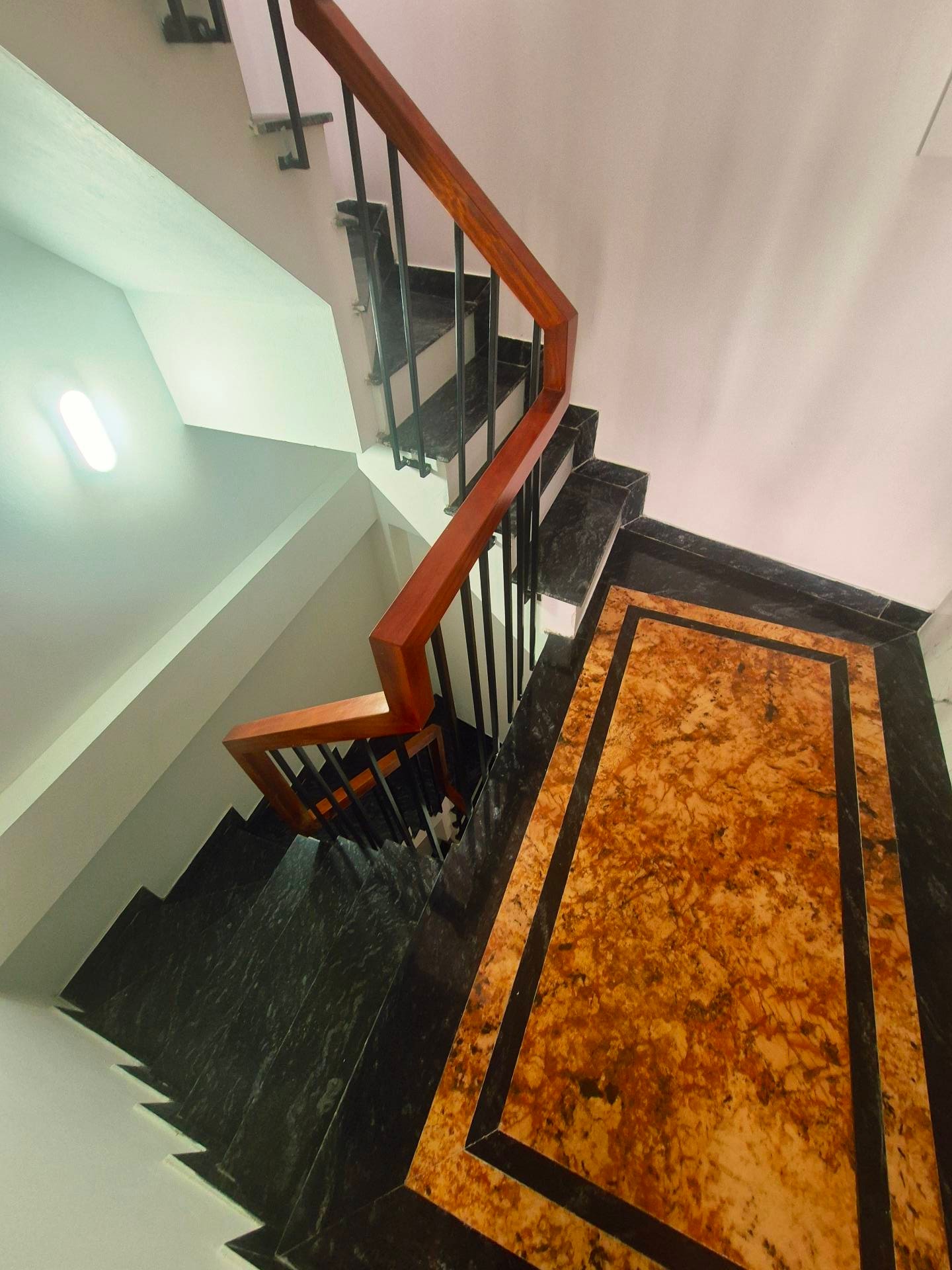 Bán nhà Khương Hạ - diện tích 62m2 8 tầng - Ô tô tránh - giá 29 tỷ