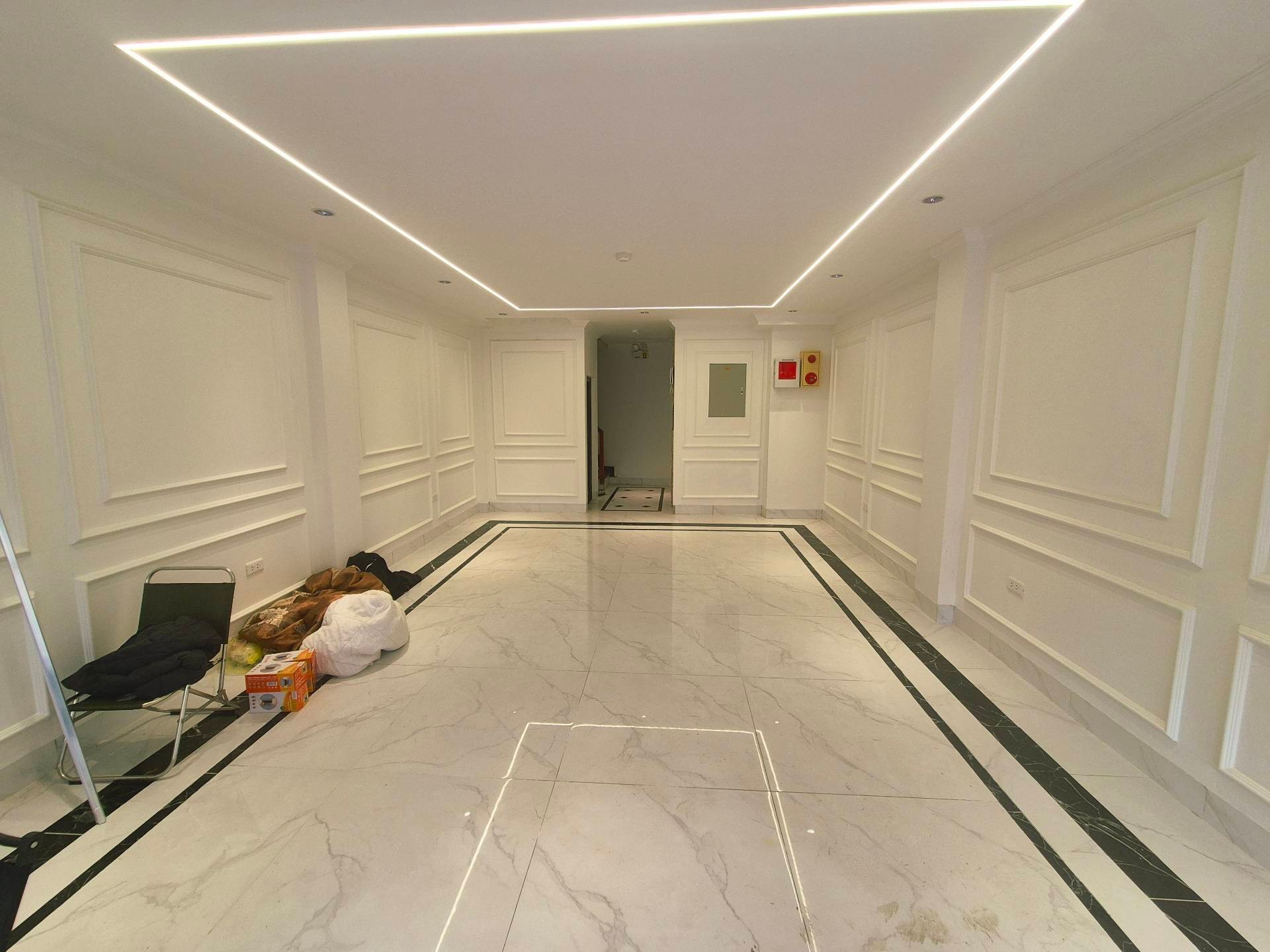 Bán nhà Khương Hạ - diện tích 62m2 8 tầng - Ô tô tránh - giá 29 tỷ