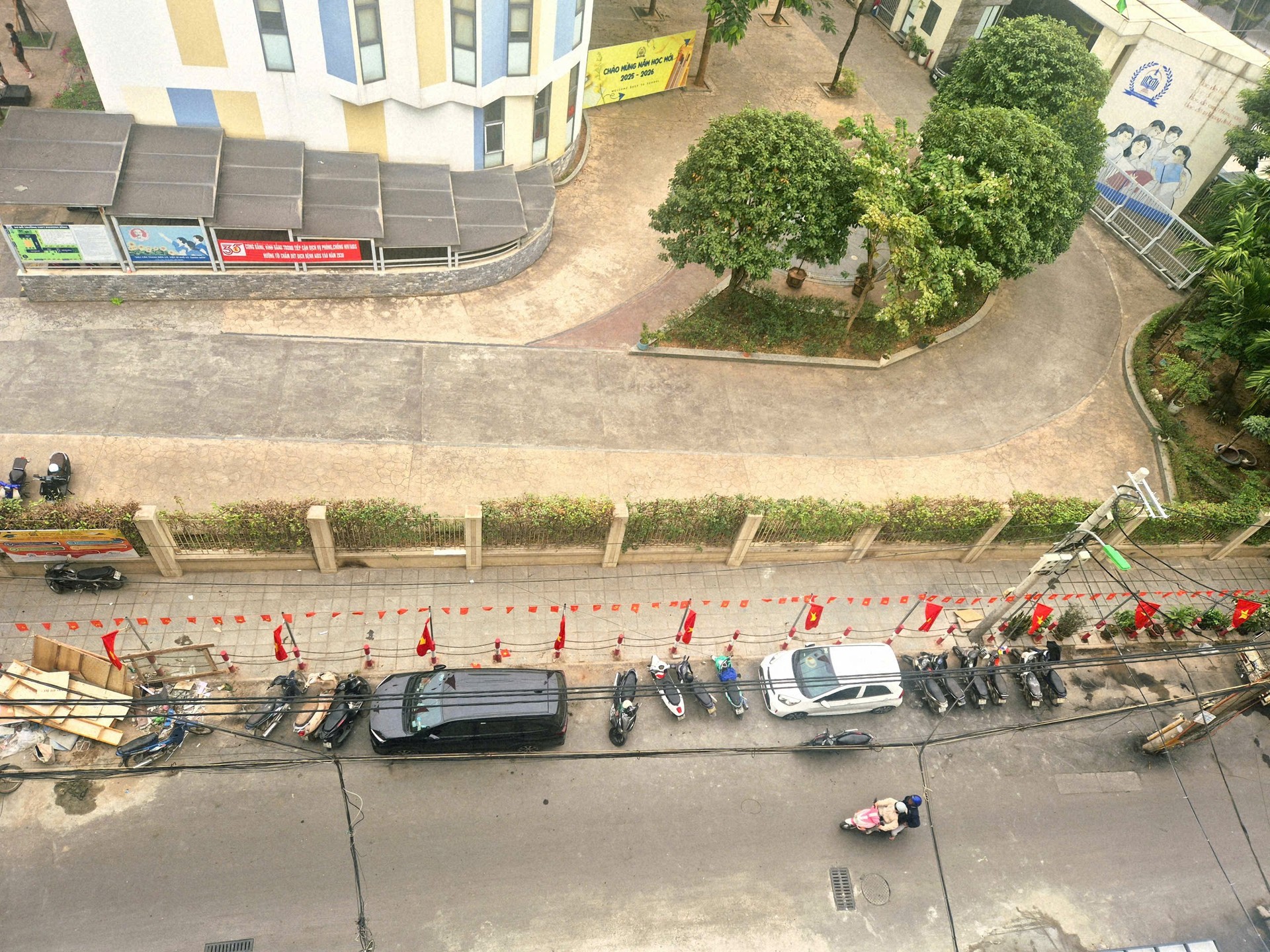 Bán nhà Khương Hạ - diện tích 62m2 8 tầng - Ô tô tránh - giá 29 tỷ