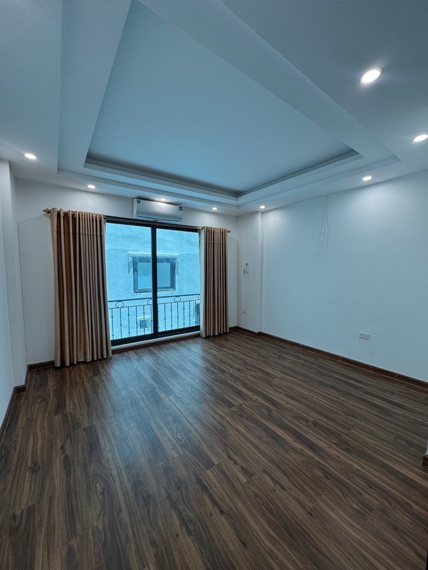 Bán nhà Đại La - diện tích 30m2 5 tầng - Nhà mới xây - giá 7,7 tỷ