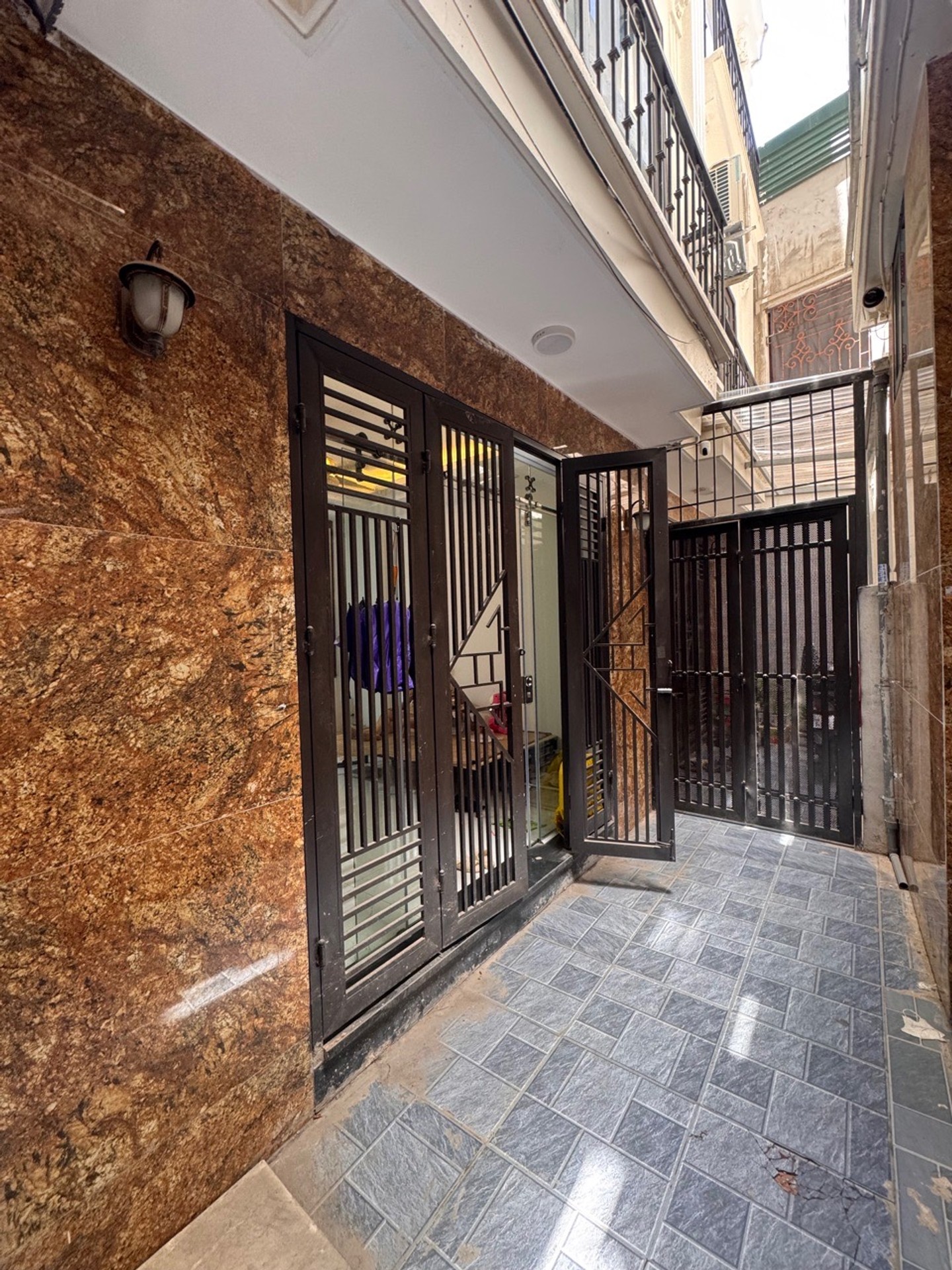 Bán nhà Đại La - diện tích 30m2 5 tầng - Nhà mới xây - giá 7,7 tỷ