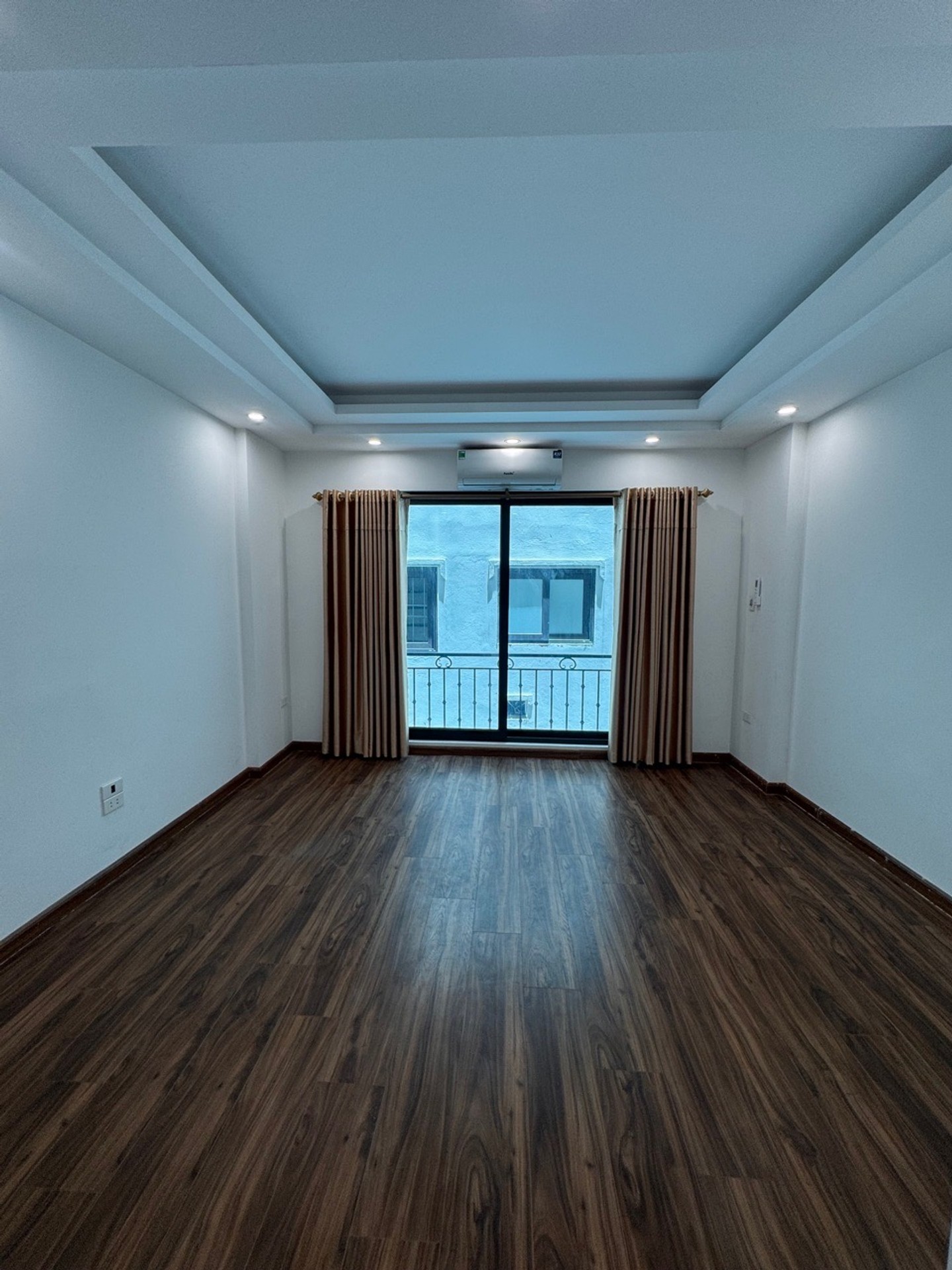 Bán nhà Đại La - diện tích 30m2 5 tầng - Nhà mới xây - giá 7,7 tỷ