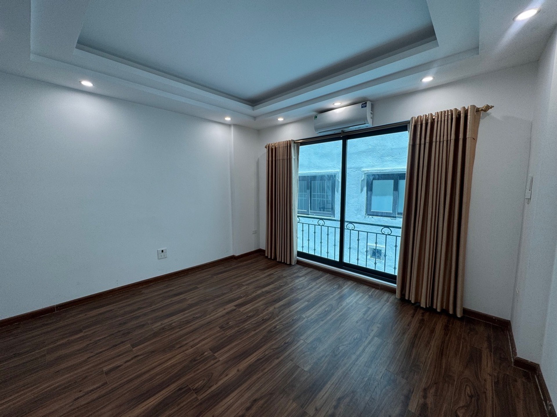 Bán nhà Đại La - diện tích 30m2 5 tầng - Nhà mới xây - giá 7,7 tỷ
