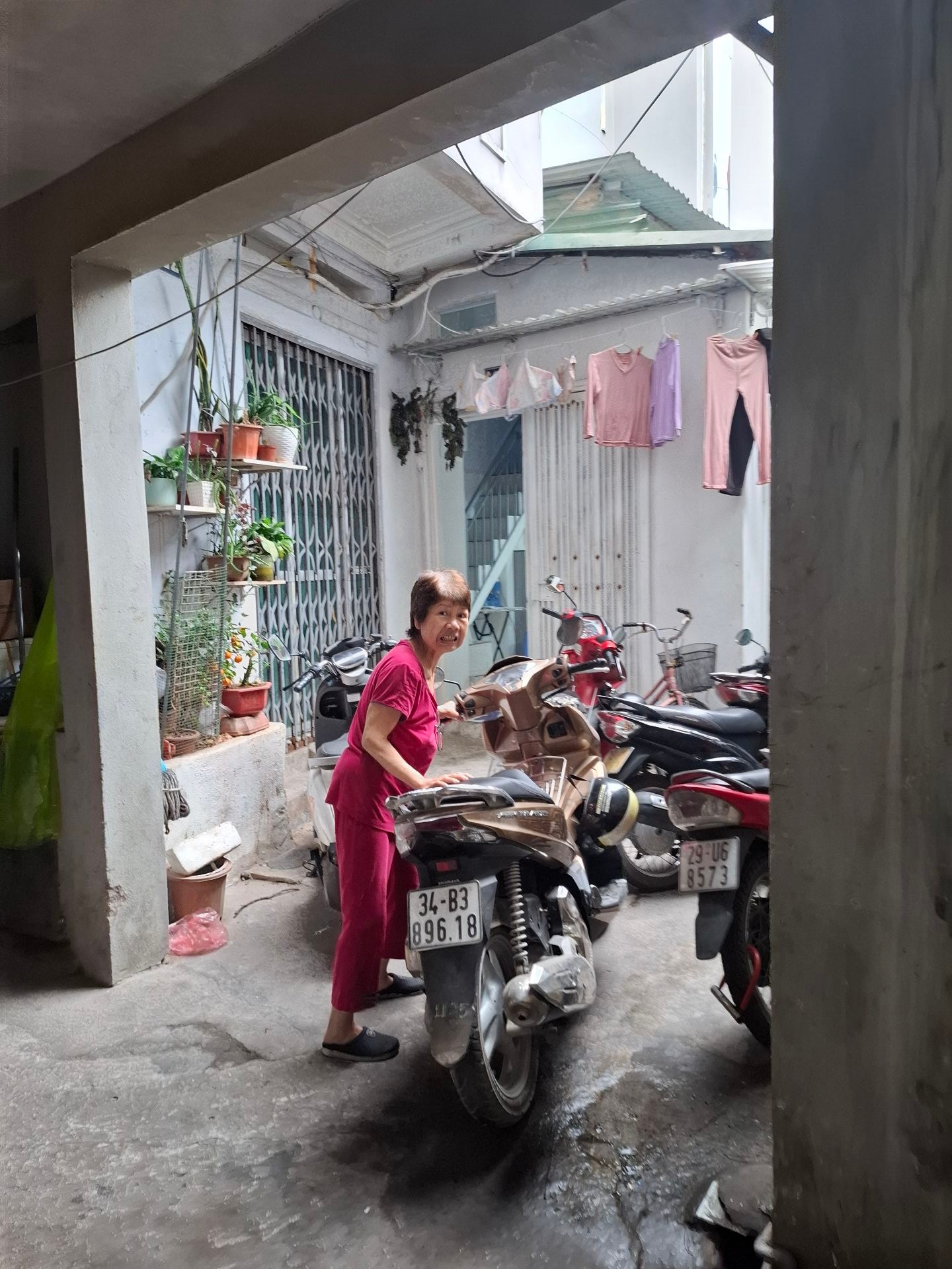 Bán nhà Trương Định - diện tích 15m2 1.5 tầng - Nhà nhỏ tiền dễ bán - giá 1,5 tỷ