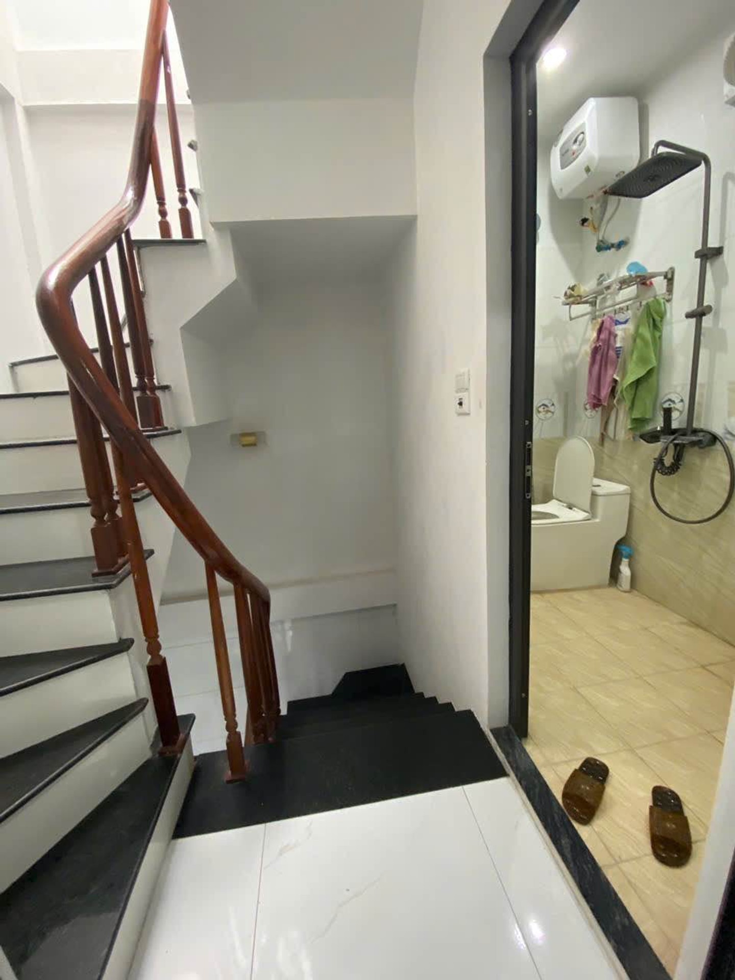 Bán nhà Vĩnh Hưng - diện tích 30m2 3 tầng - Cạnh ô tô tránh - giá 3,55 tỷ