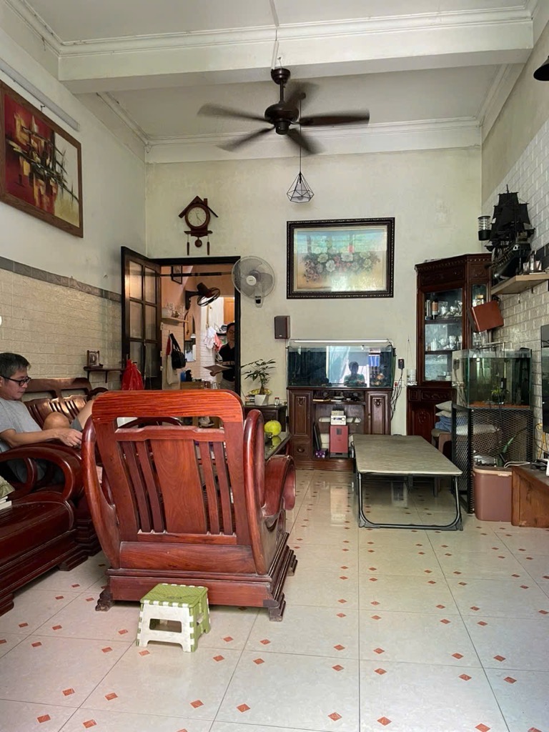 Bán nhà Ngõ Chợ Khâm Thiên - diện tích 100.6m2 3 tầng - Kinh doanh sầm uất - giá 25,5 tỷ