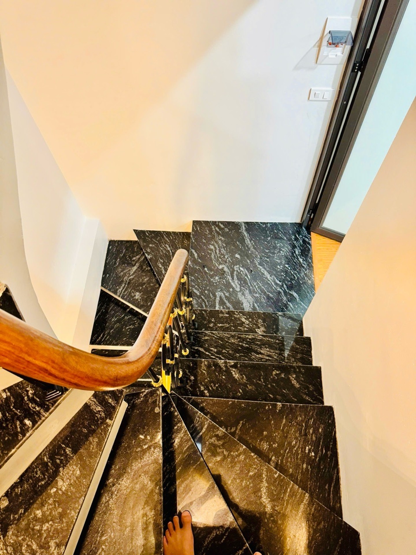 Bán nhà Nguyễn Văn Tuyết - diện tích 18m2 4 tầng - Ngõ xe máy tránh - giá 5,9 tỷ