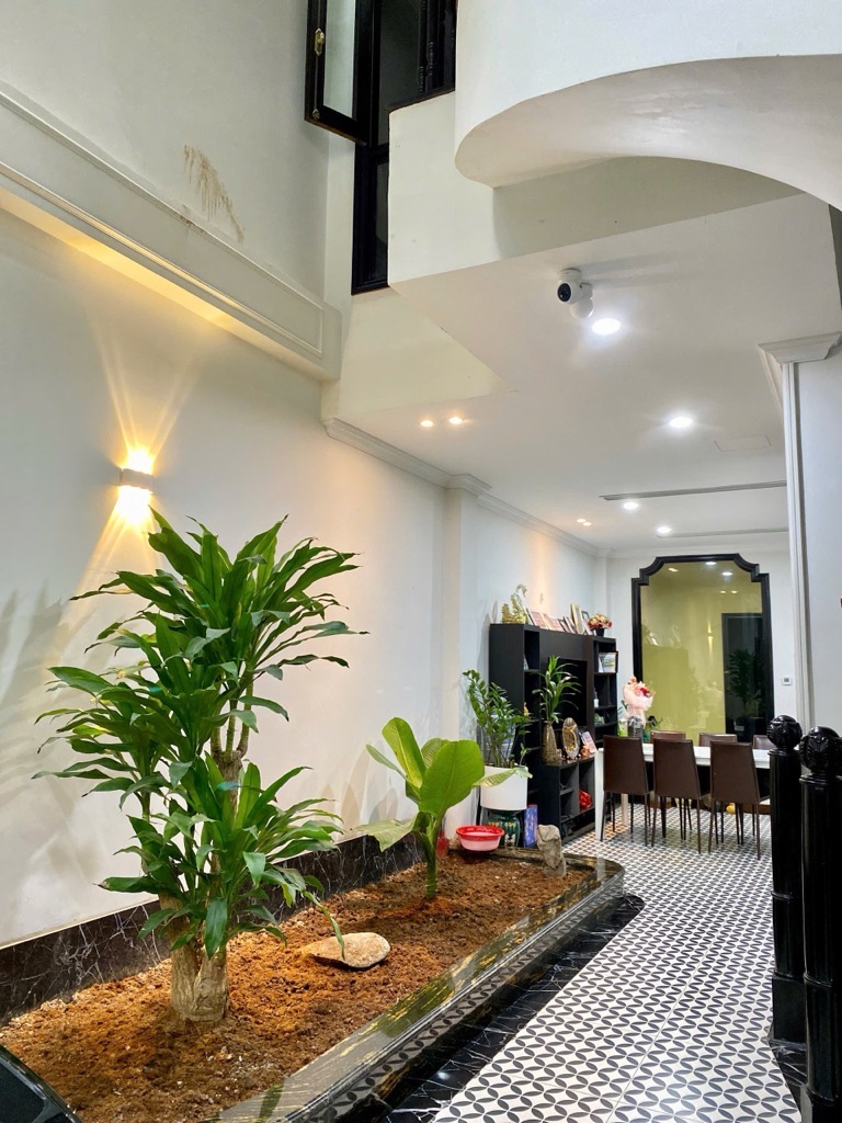 Bán nhà Nguyễn Trãi - diện tích 98m2 6 tầng - Biệt thự nhỏ xinh - giá 25,5 tỷ