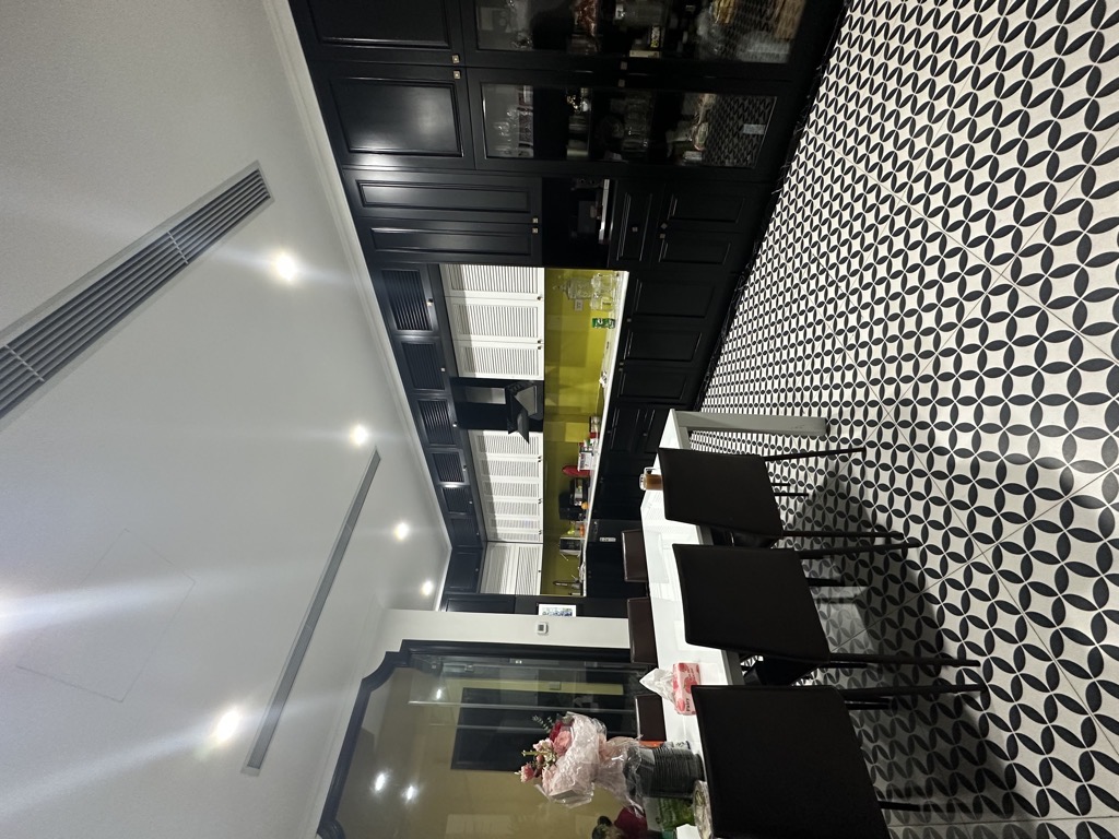 Bán nhà Nguyễn Trãi - diện tích 98m2 6 tầng - Biệt thự nhỏ xinh - giá 25,5 tỷ