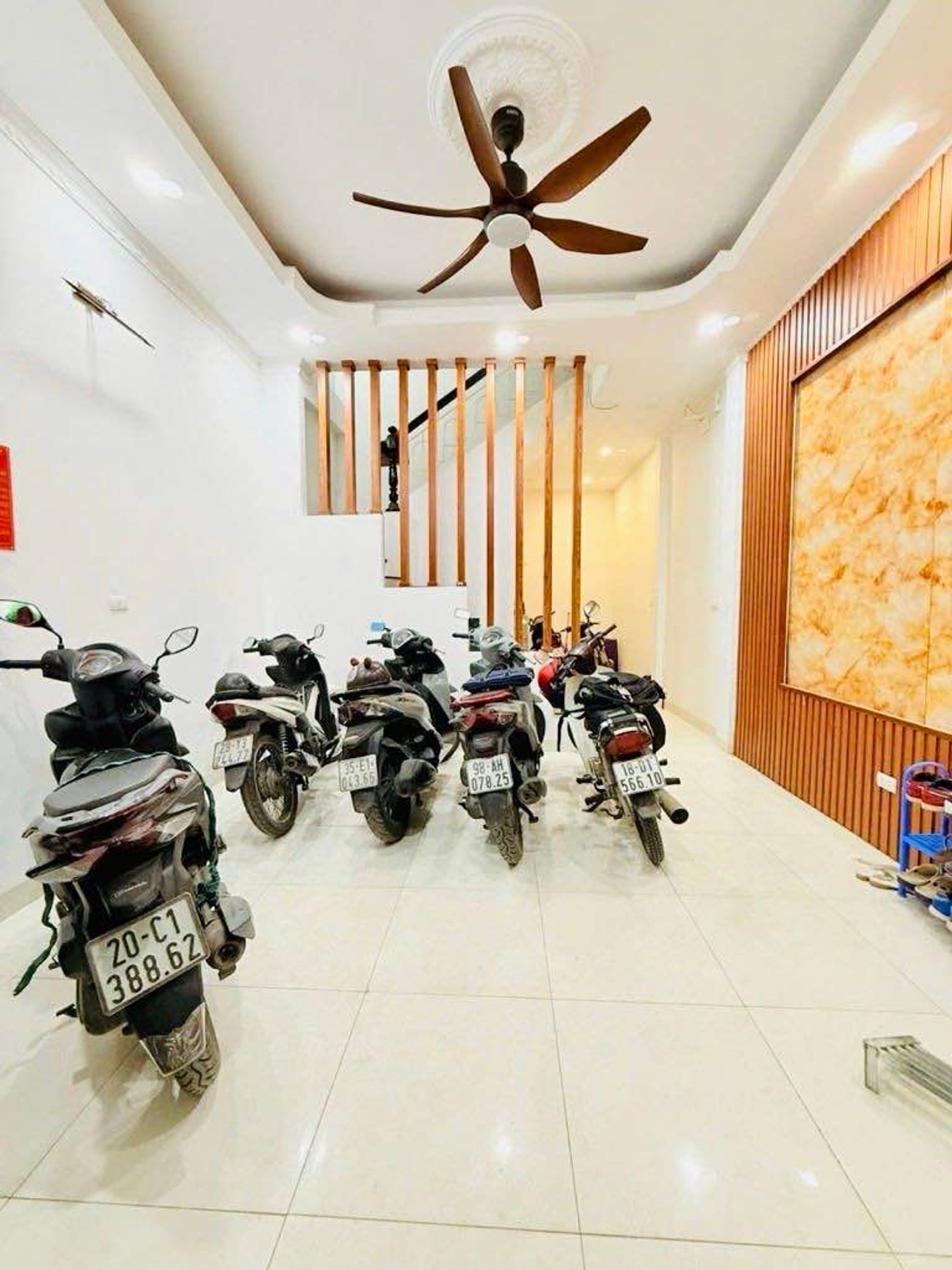 Bán nhà Trương Định - diện tích 39m2 4 tầng - Nhà 4 tầng, cho thuê cực đỉnh - giá 9 tỷ