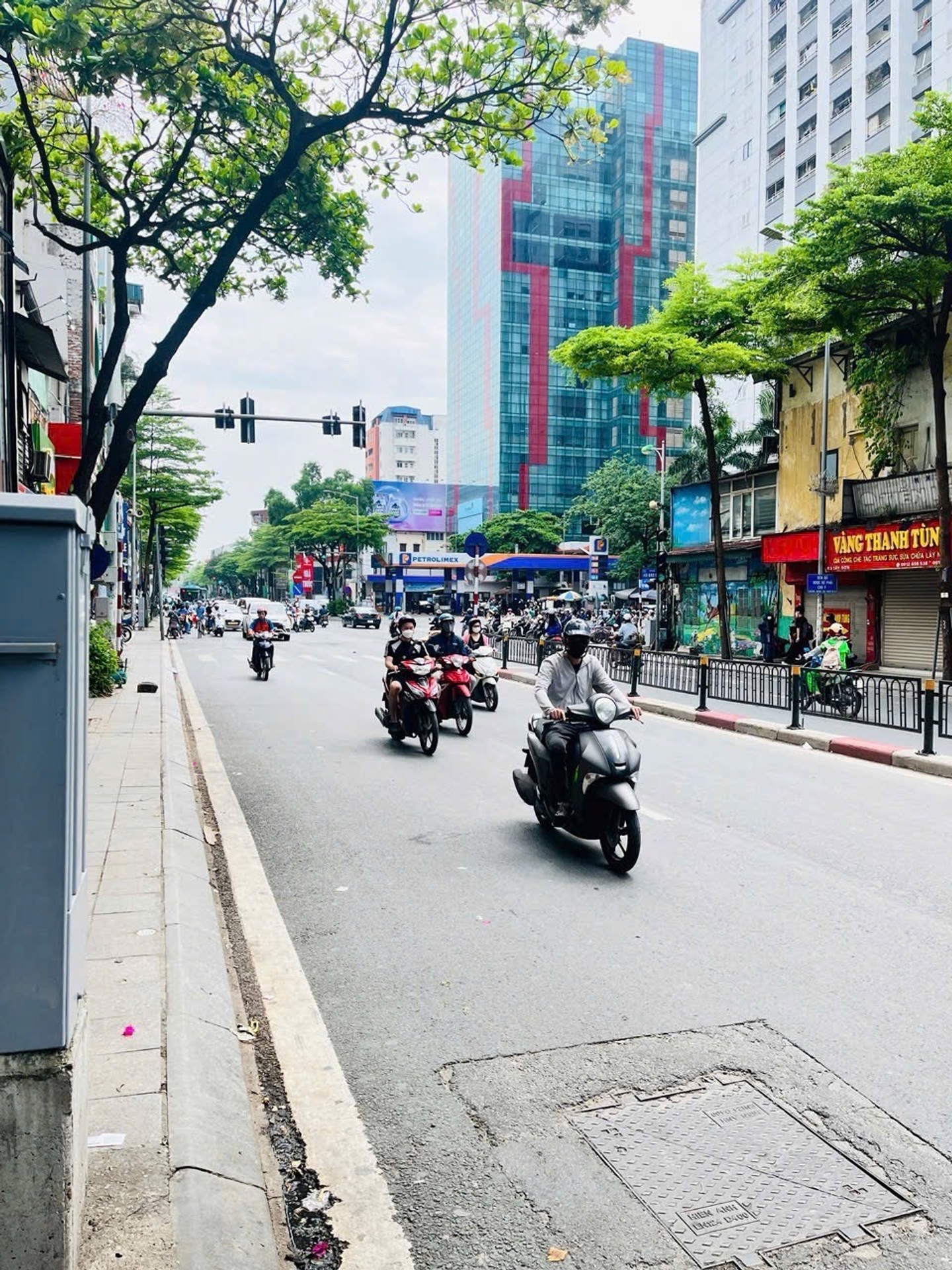 Bán nhà Tây Sơn - diện tích 80m2 3 tầng - Mặt phố sầm uất - giá 45 tỷ