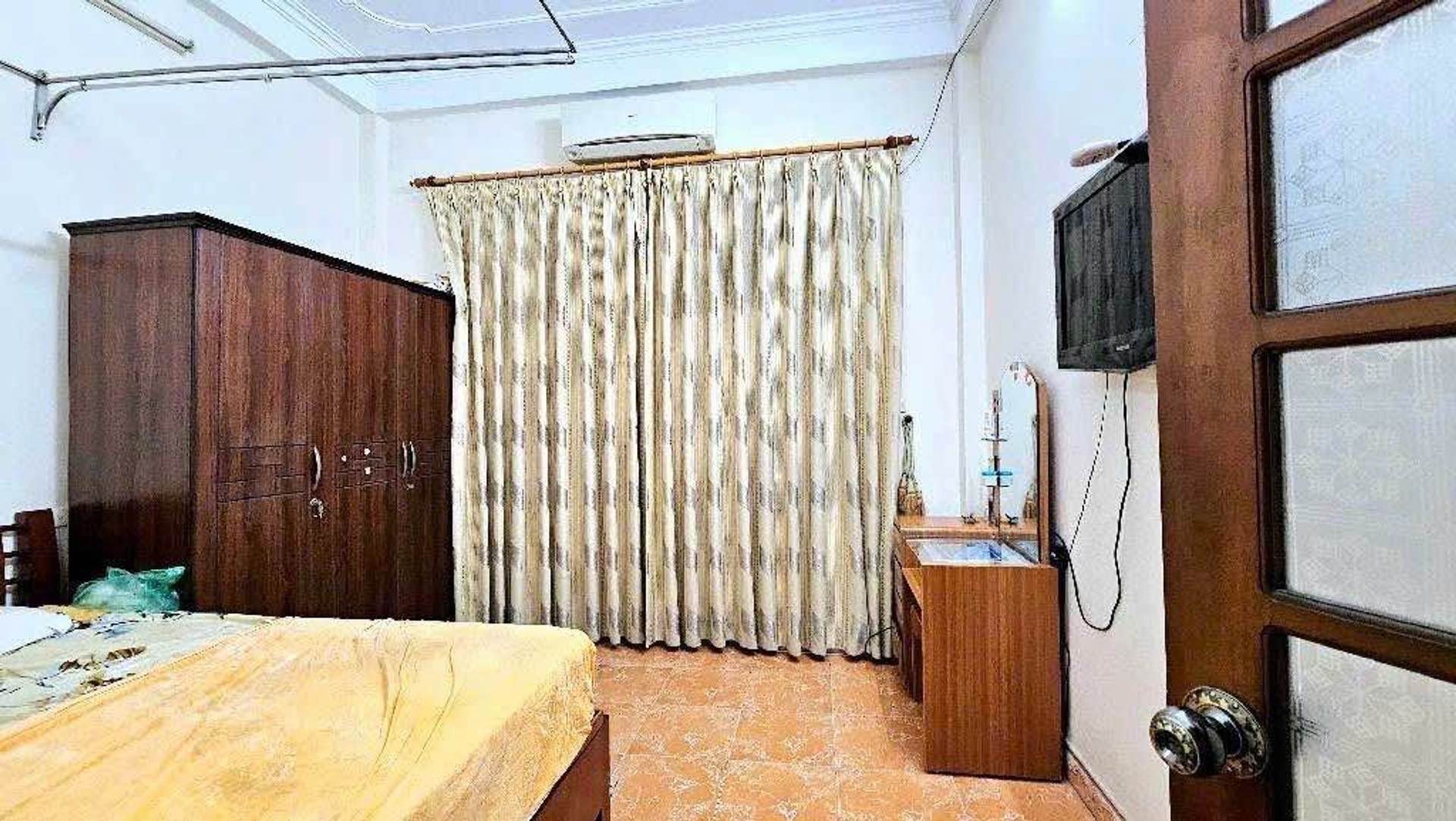 Bán nhà Đại Từ - diện tích 41m2 4 tầng - Ô TÔ TRÁNH RẤT GẦN - giá 11,6 tỷ