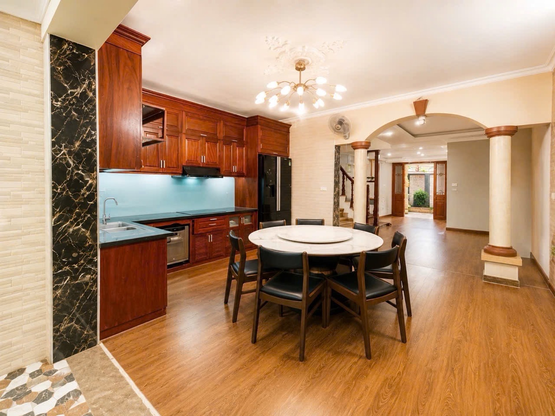Bán nhà Kim Giang - diện tích 110m2 4 tầng - Biệt thự sân rộng - giá 21,5 tỷ