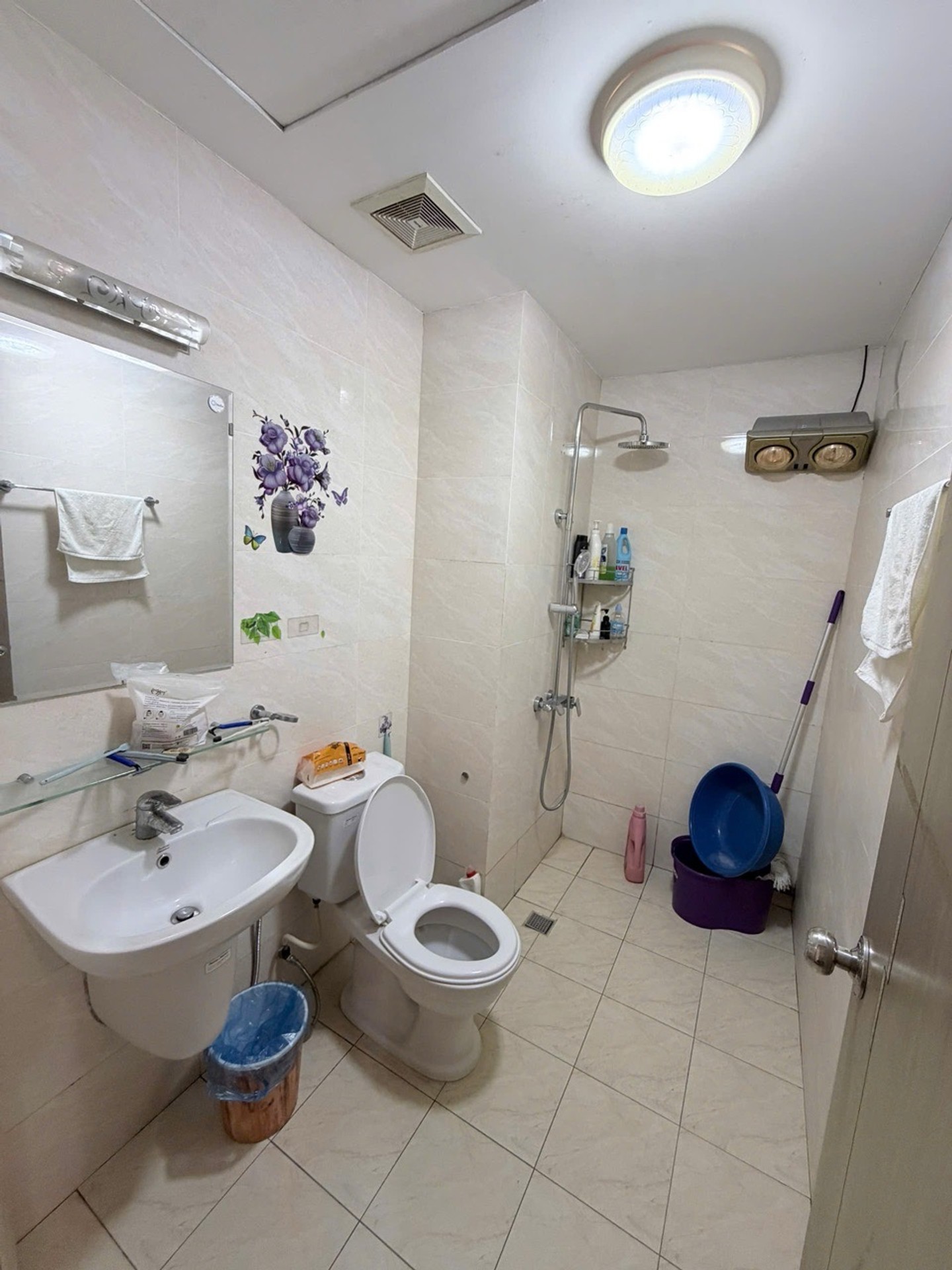 Bán nhà Lĩnh Nam - diện tích 73m2 1 tầng - Căn hộ 2 ngủ 2 WC - giá 6,3 tỷ