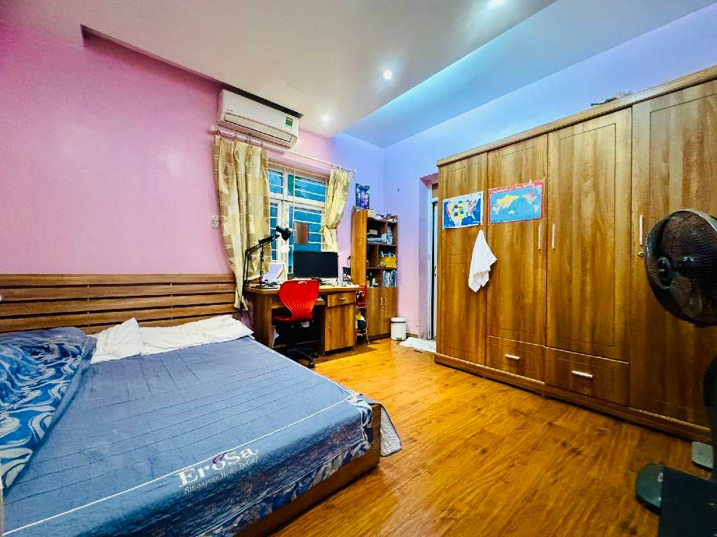 Bán nhà Âu Cơ - diện tích 198m2 2 tầng - Gara ô tô - giá 47,5 tỷ