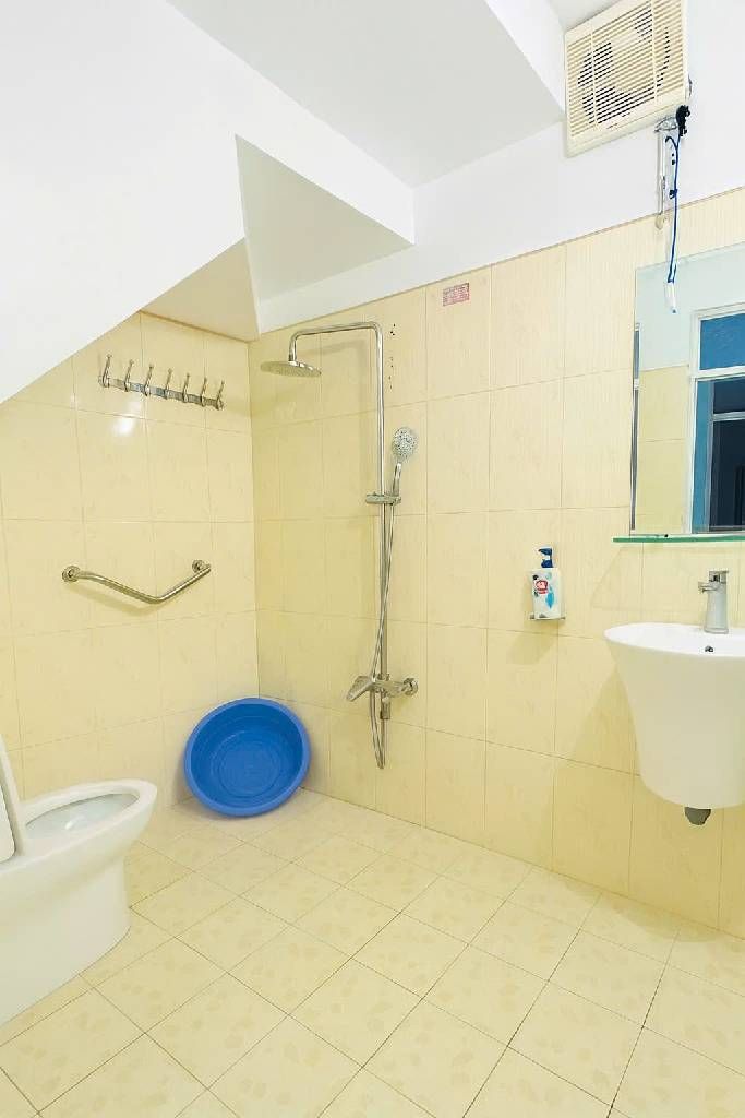 Bán nhà Âu Cơ - diện tích 198m2 2 tầng - Gara ô tô - giá 47,5 tỷ