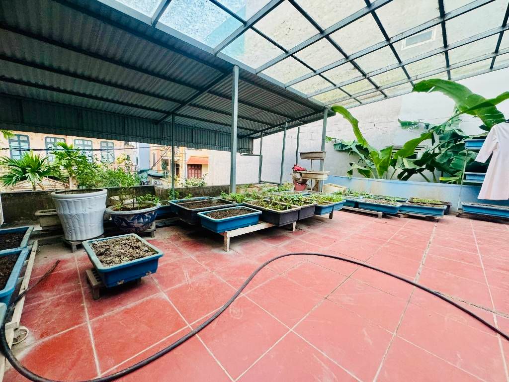 Bán nhà Âu Cơ - diện tích 198m2 2 tầng - Gara ô tô - giá 47,5 tỷ