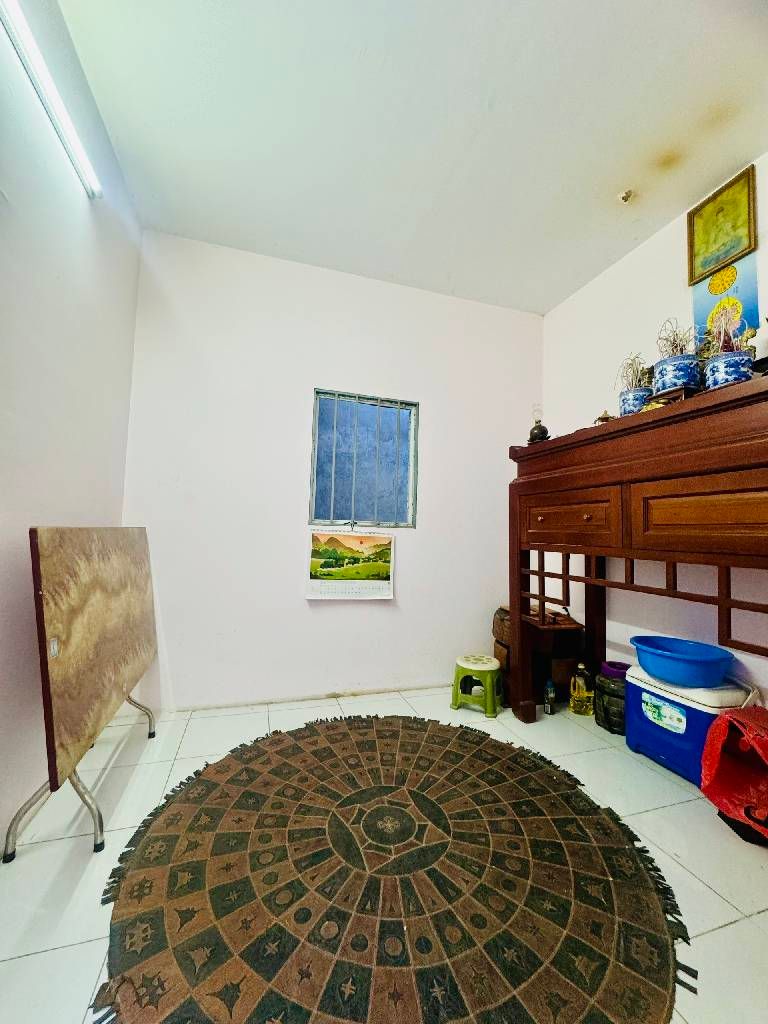 Bán nhà Âu Cơ - diện tích 198m2 2 tầng - Gara ô tô - giá 47,5 tỷ