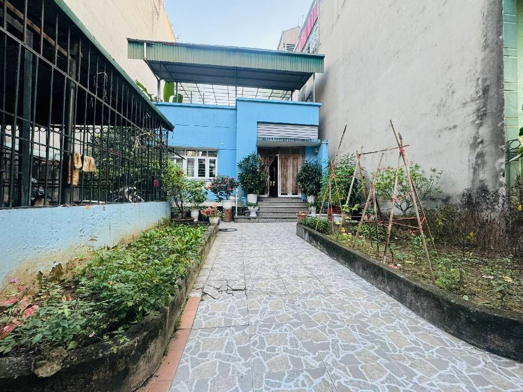 Bán nhà Âu Cơ - diện tích 198m2 2 tầng - Gara ô tô - giá 47,5 tỷ