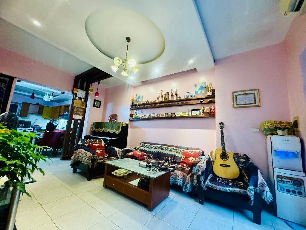 Bán nhà Âu Cơ - diện tích 198m2 2 tầng - Gara ô tô - giá 47,5 tỷ