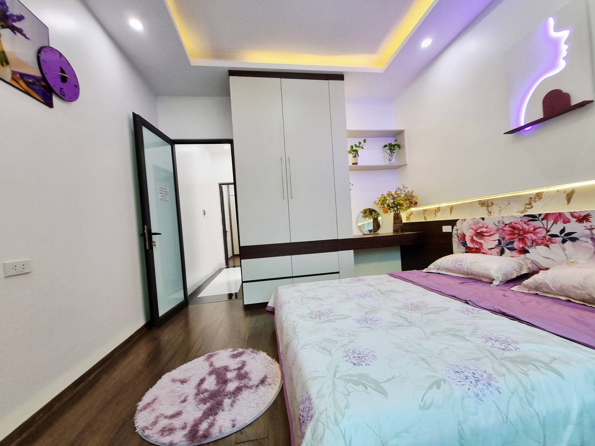 Bán nhà Hồng Mai - diện tích 40m2 4 tầng - Nhà đẹp đón Tết, gần phố - giá 9,7 tỷ