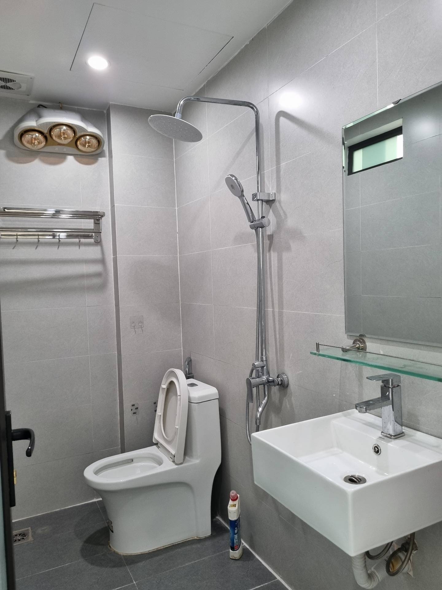 Bán nhà Hồng Mai - diện tích 40m2 4 tầng - Nhà đẹp đón Tết, gần phố - giá 9,7 tỷ