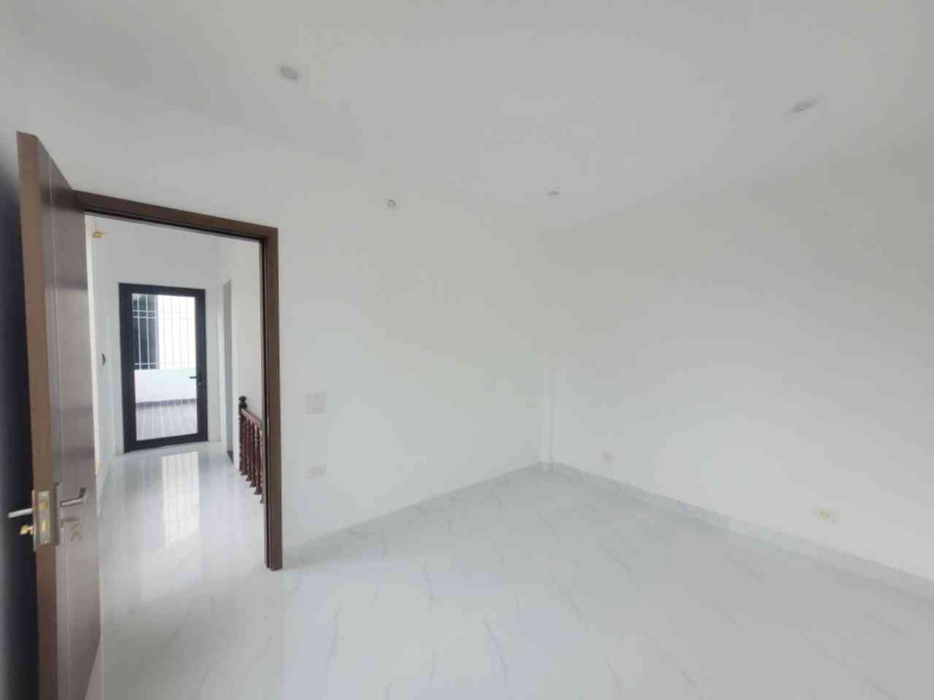 Bán nhà Định Công Thượng - diện tích 45m2 4 tầng - Ngõ Thông - giá 14 tỷ