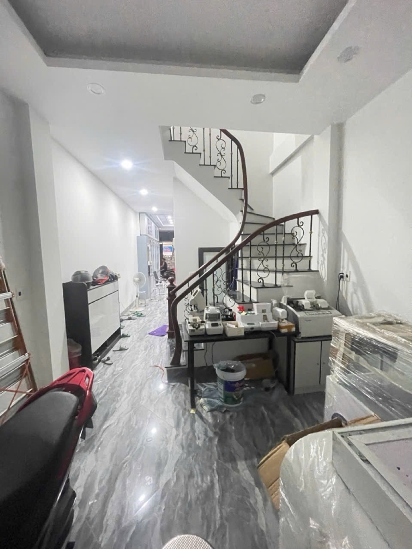 Bán nhà Hoàng Mai - diện tích 54m2 6 tầng - ô tô - giá 19,2 tỷ