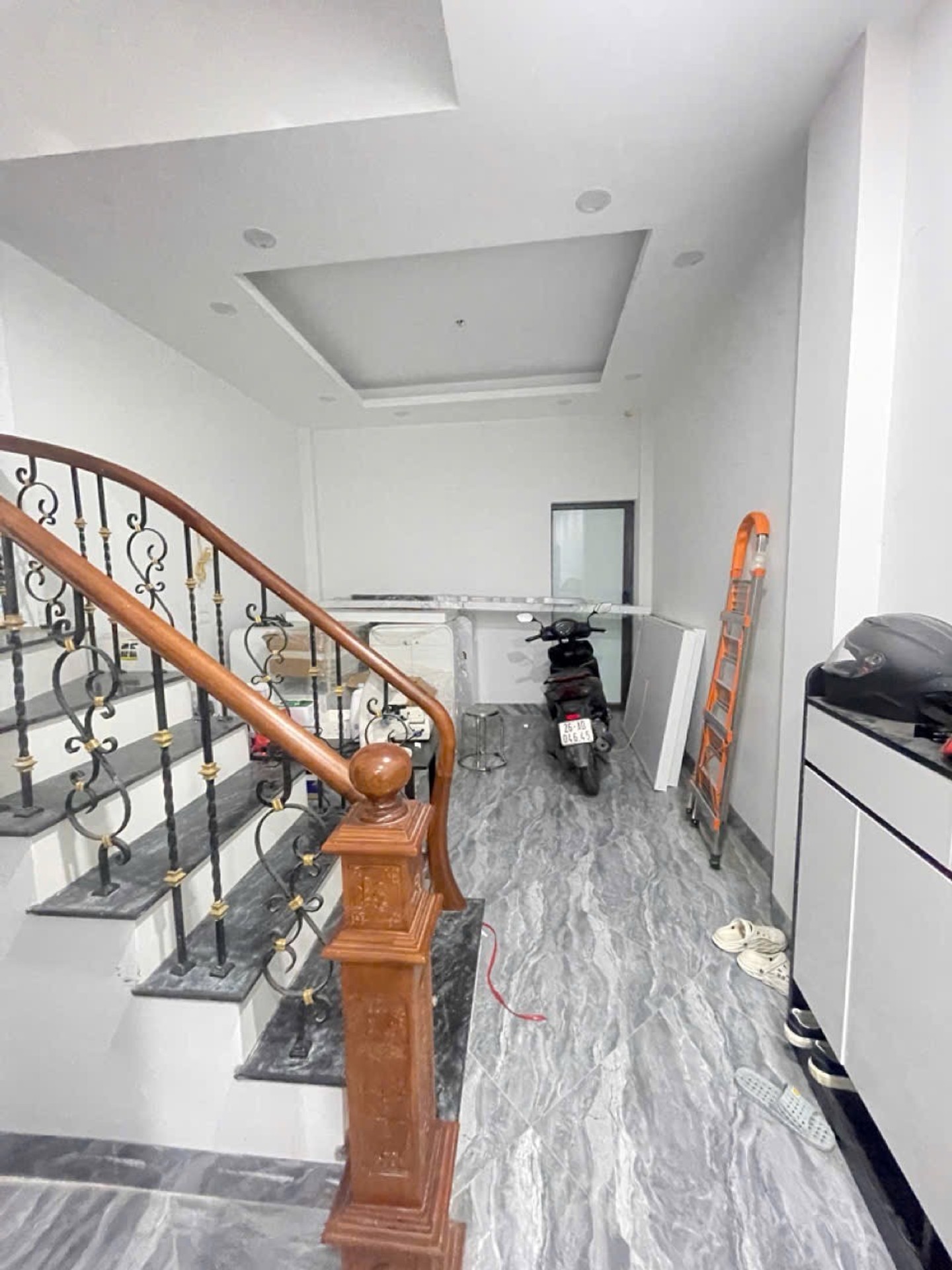 Bán nhà Hoàng Mai - diện tích 54m2 6 tầng - ô tô - giá 19,2 tỷ