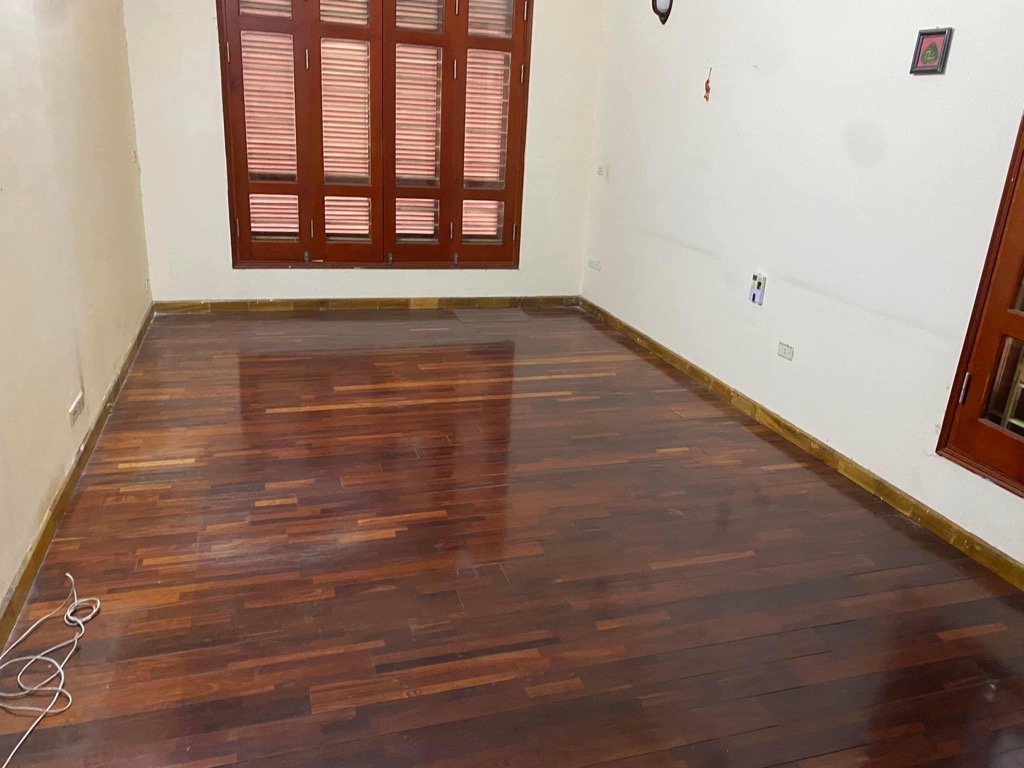 Bán nhà Đường Láng - diện tích 106m2 5 tầng - MẶT PHỐ HIẾM - LÔ GÓC 2 MẶT TIỀN - giá 39,5 tỷ