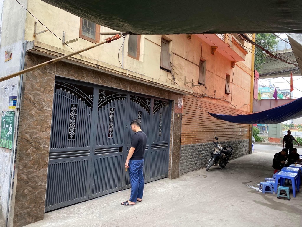 Bán nhà Đường Láng - diện tích 106m2 5 tầng - MẶT PHỐ HIẾM - LÔ GÓC 2 MẶT TIỀN - giá 39,5 tỷ