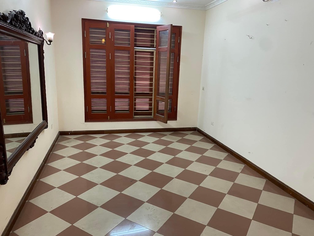 Bán nhà Đường Láng - diện tích 106m2 5 tầng - MẶT PHỐ HIẾM - LÔ GÓC 2 MẶT TIỀN - giá 39,5 tỷ