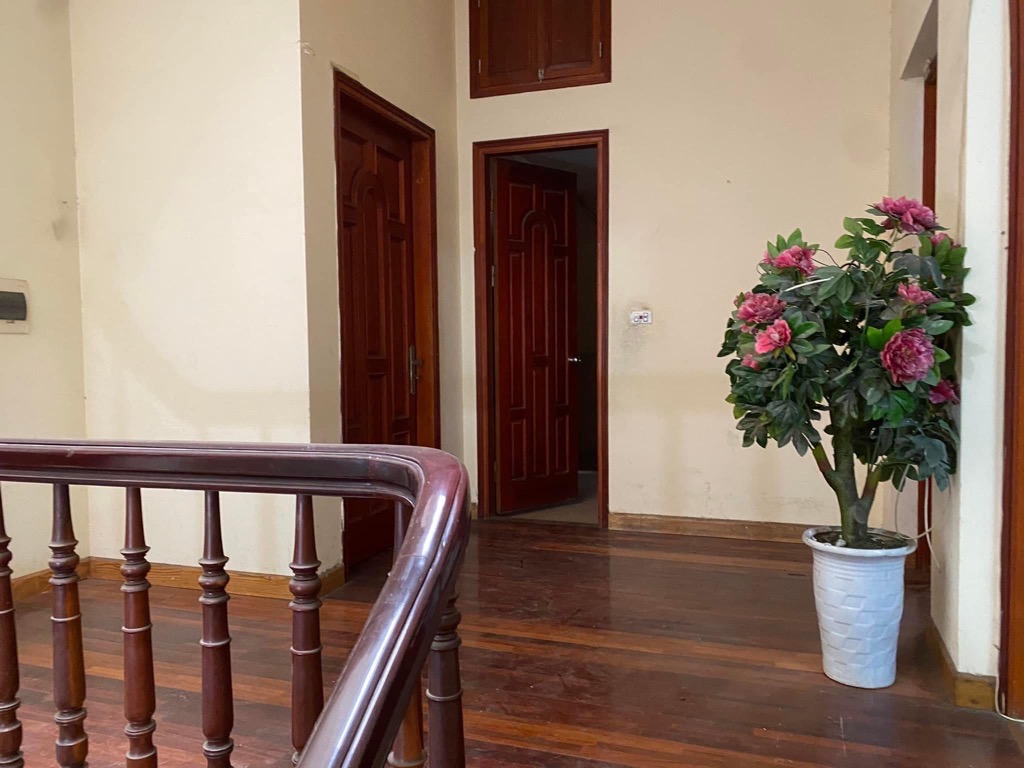 Bán nhà Đường Láng - diện tích 106m2 5 tầng - MẶT PHỐ HIẾM - LÔ GÓC 2 MẶT TIỀN - giá 39,5 tỷ